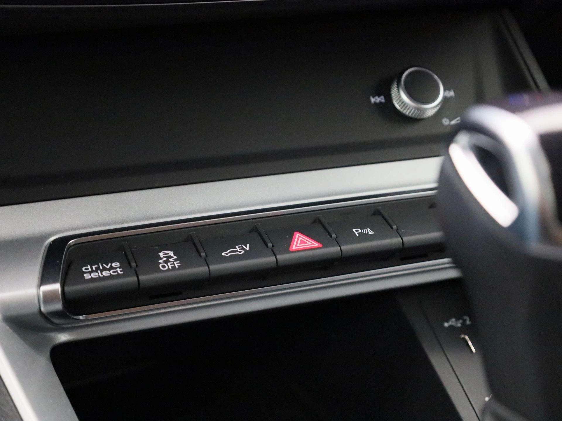 Audi-Q3-image-25