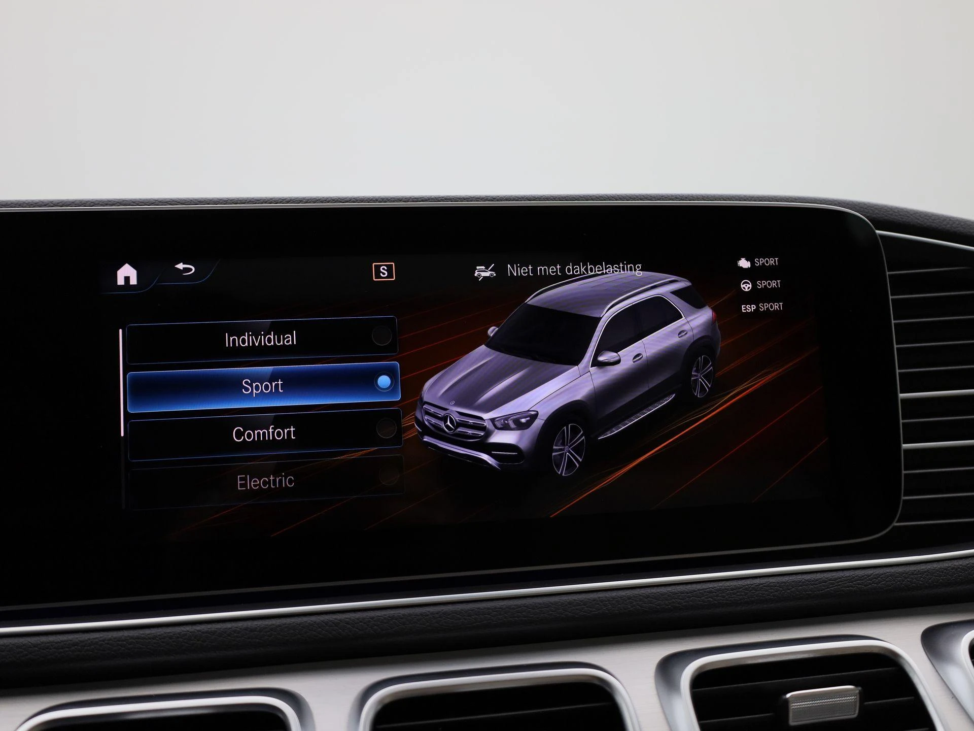 Mercedes-Benz-GLE-image-25