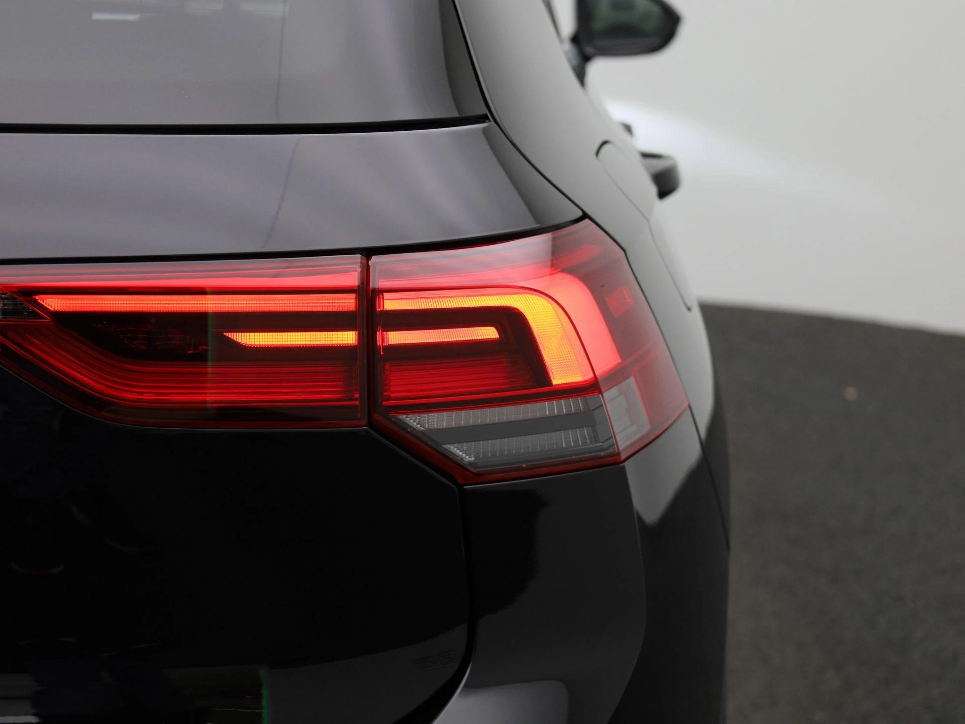 Volkswagen-Golf-image-34