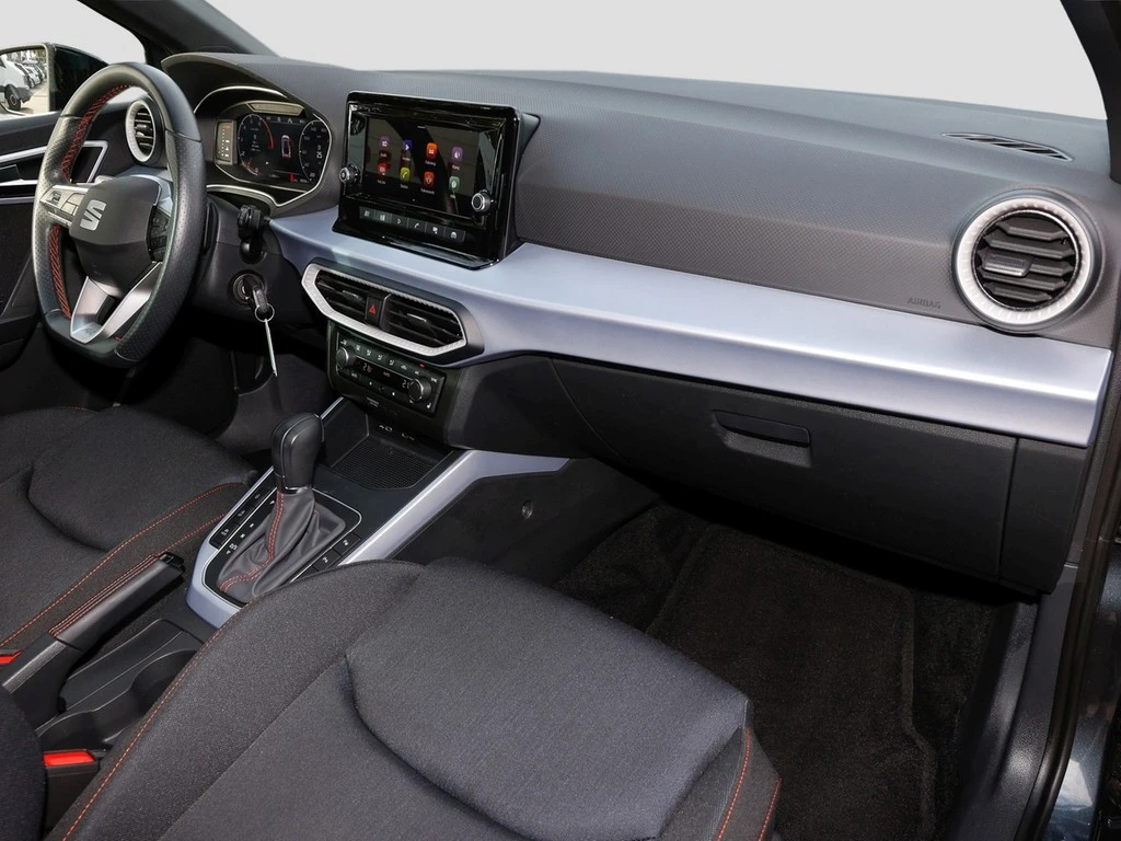 SEAT-Arona-image-7
