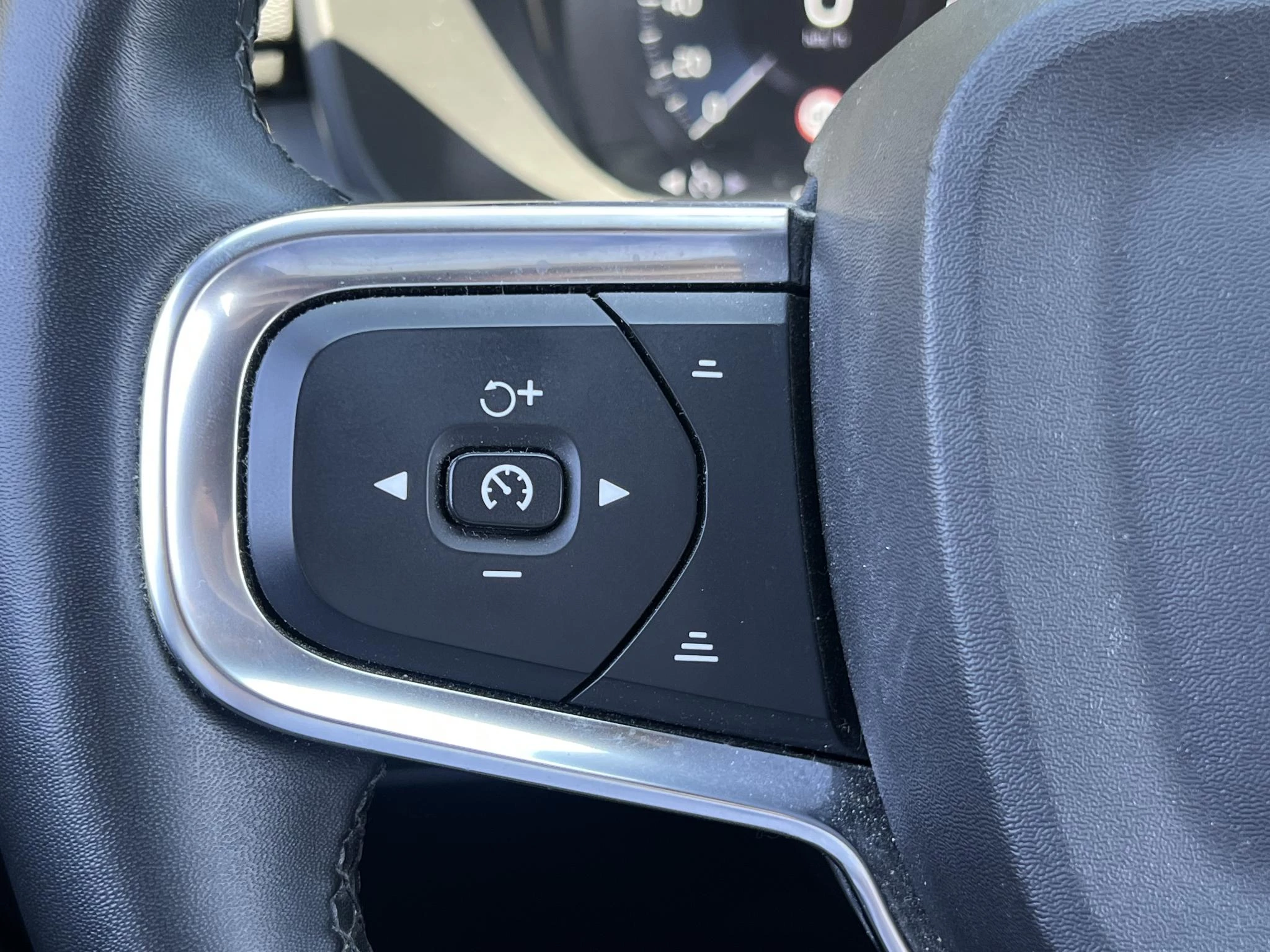 Volvo-XC40-image-28