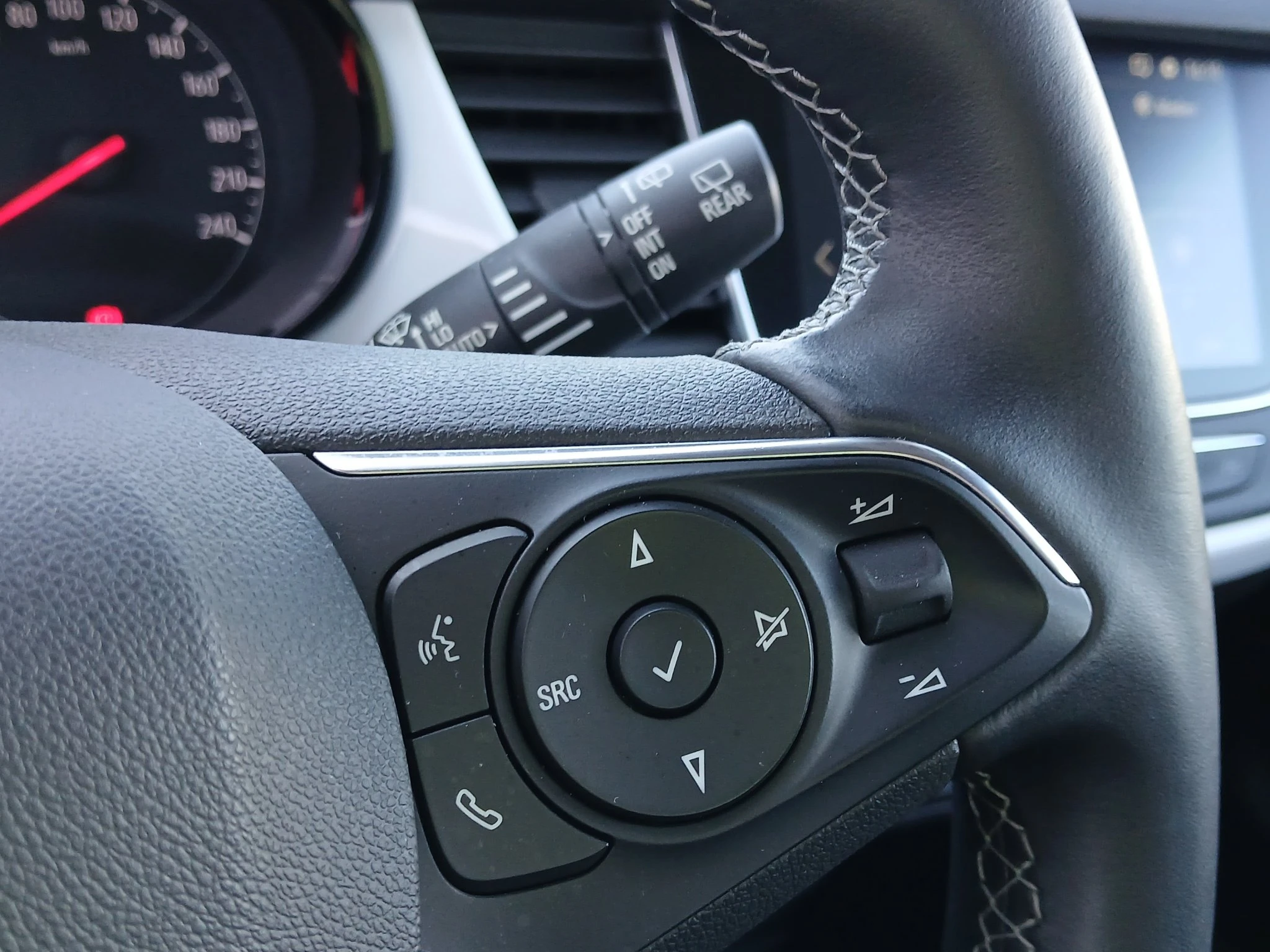 Opel-Crossland X-image-22