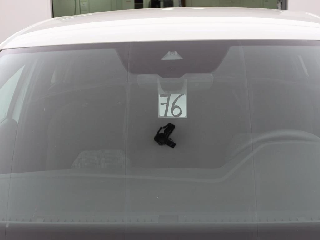 Volkswagen-Polo-image-9