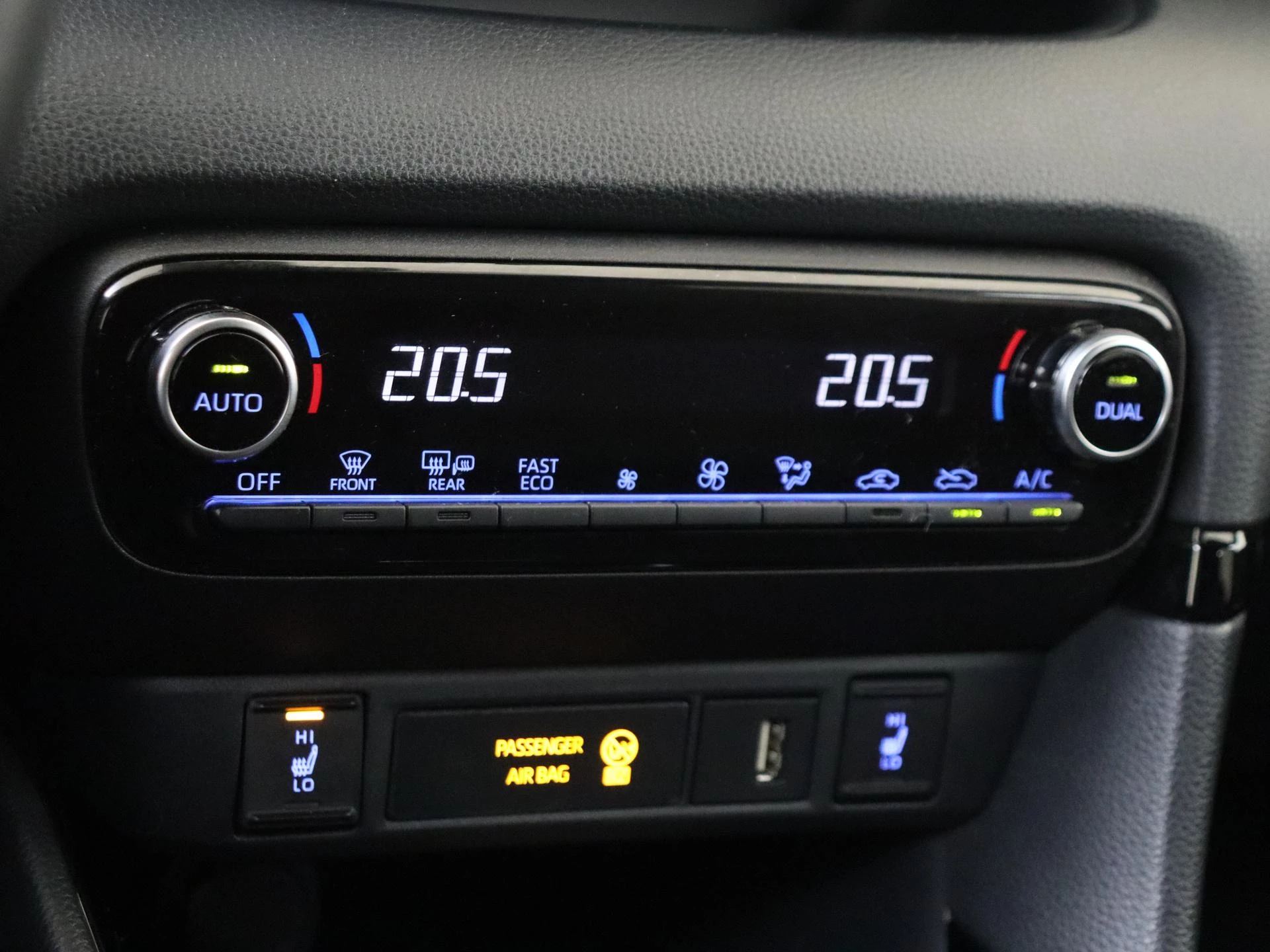 Toyota-Yaris-image-21