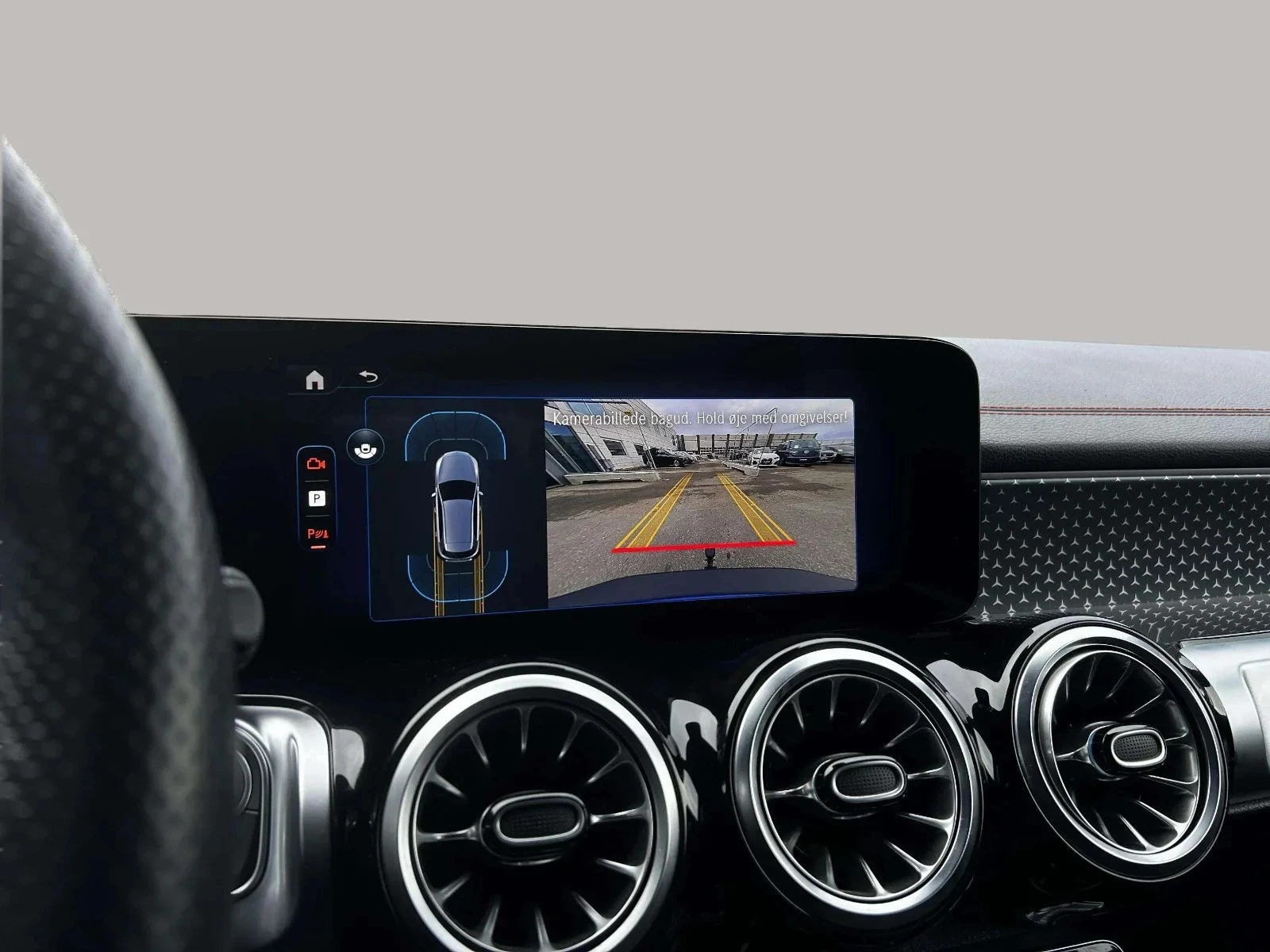 Mercedes-Benz-EQB-image-19