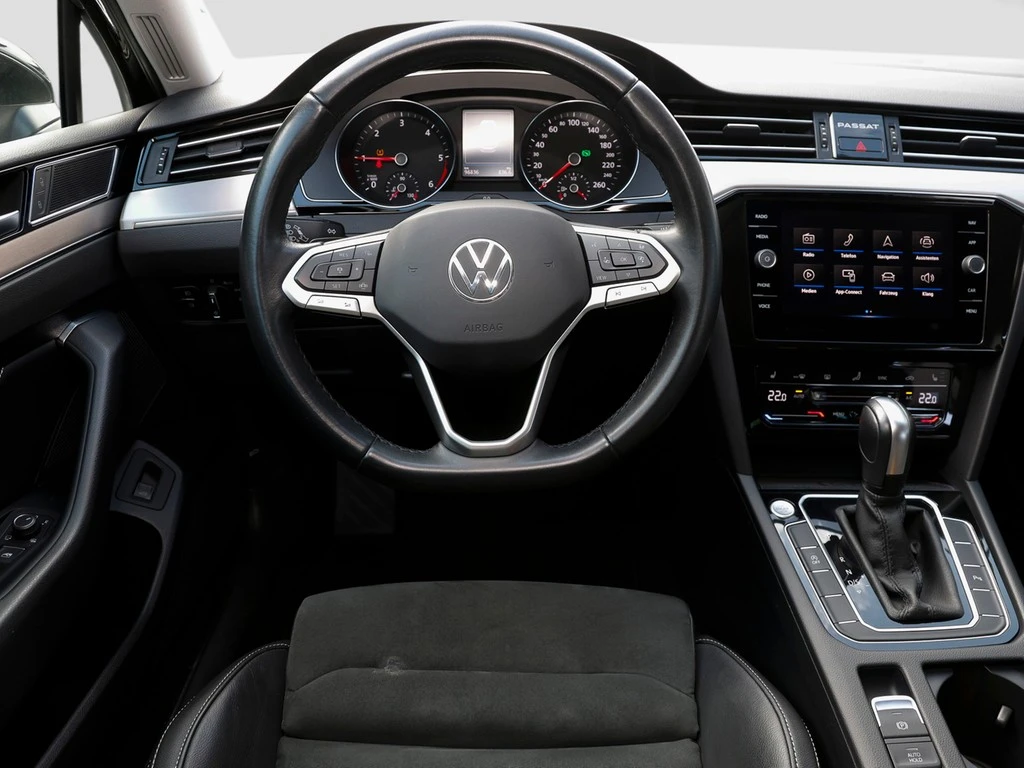 Volkswagen-Passat-image-12