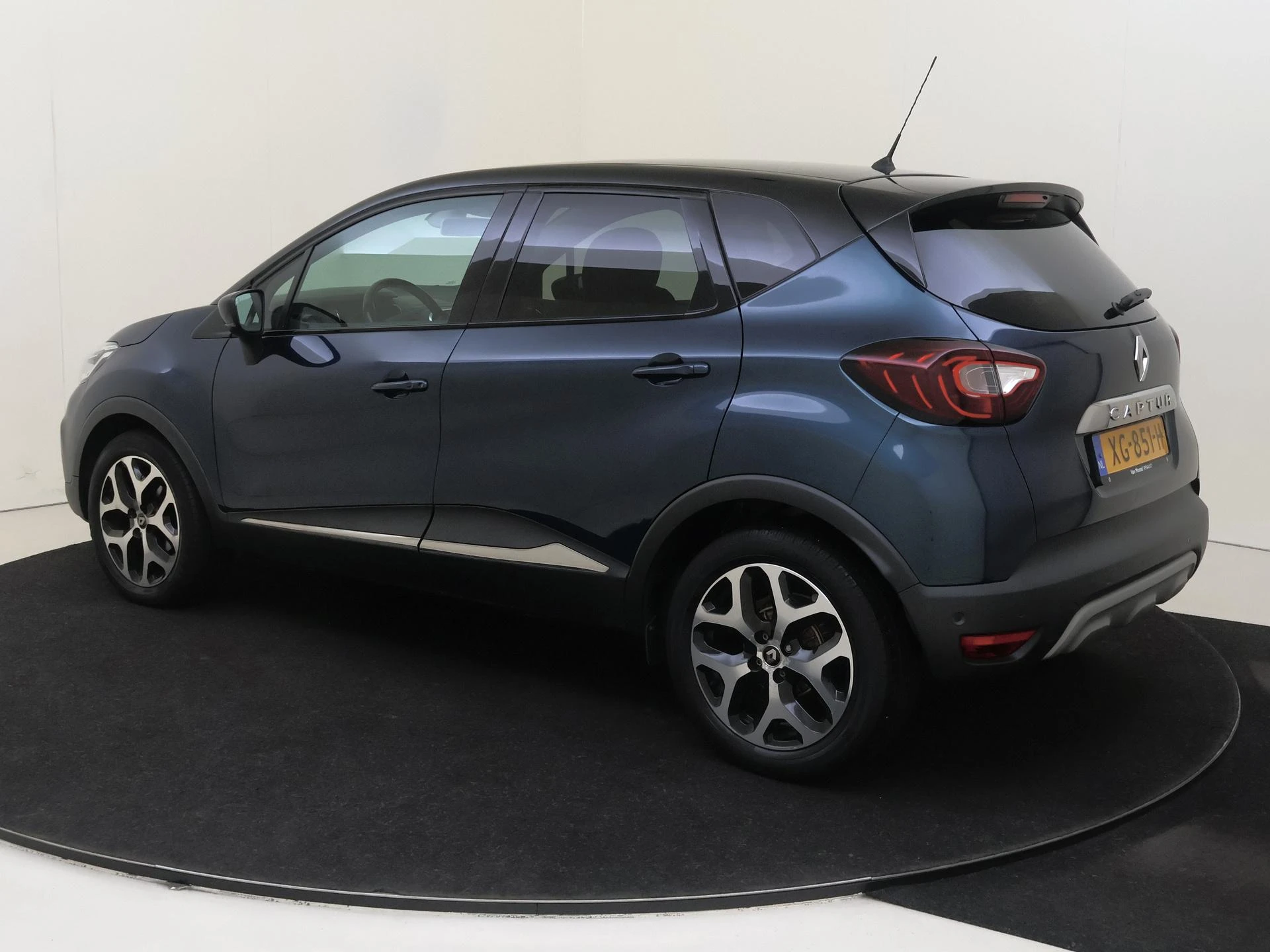 Renault-Captur-image-2