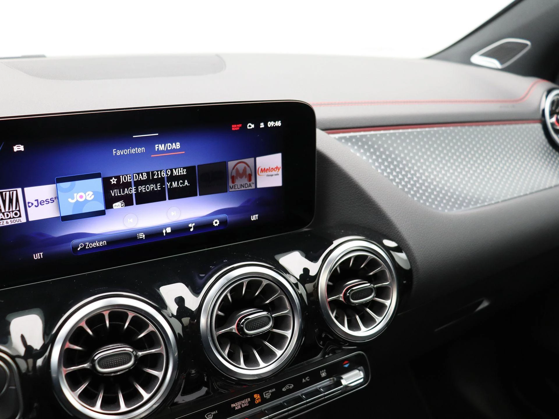 Mercedes-Benz EQA 250+ Star Edition + PANO DAK + BURMESTER + TREKHAAK + CARPLAY +