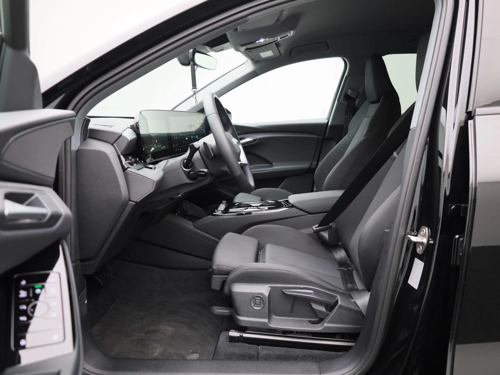 Audi-Q6 e-tron-image-10