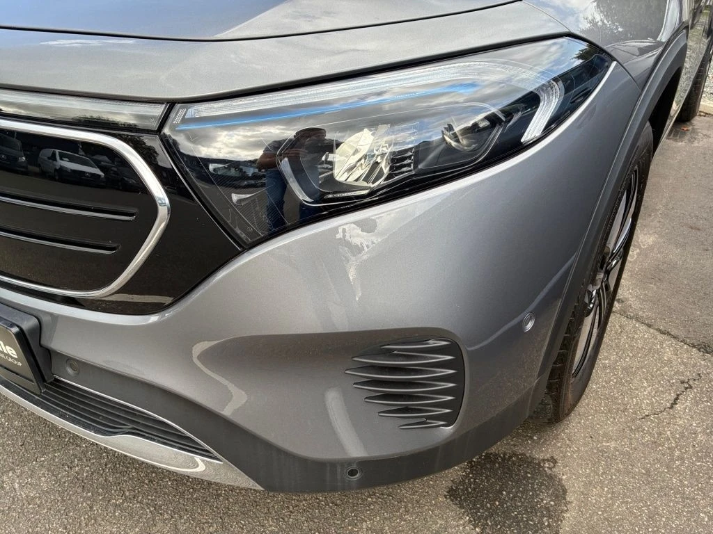 Mercedes-Benz-EQB 300-image-4