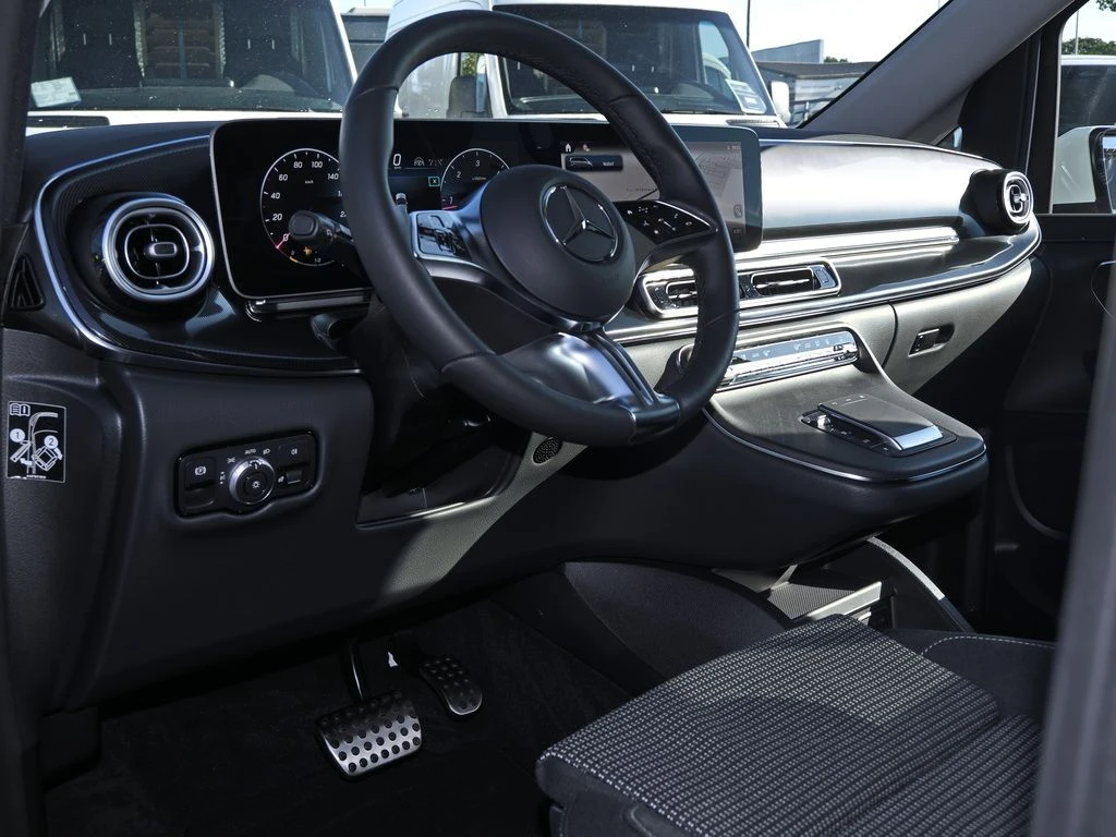 Mercedes-Benz-V-Klasse 220-image-6
