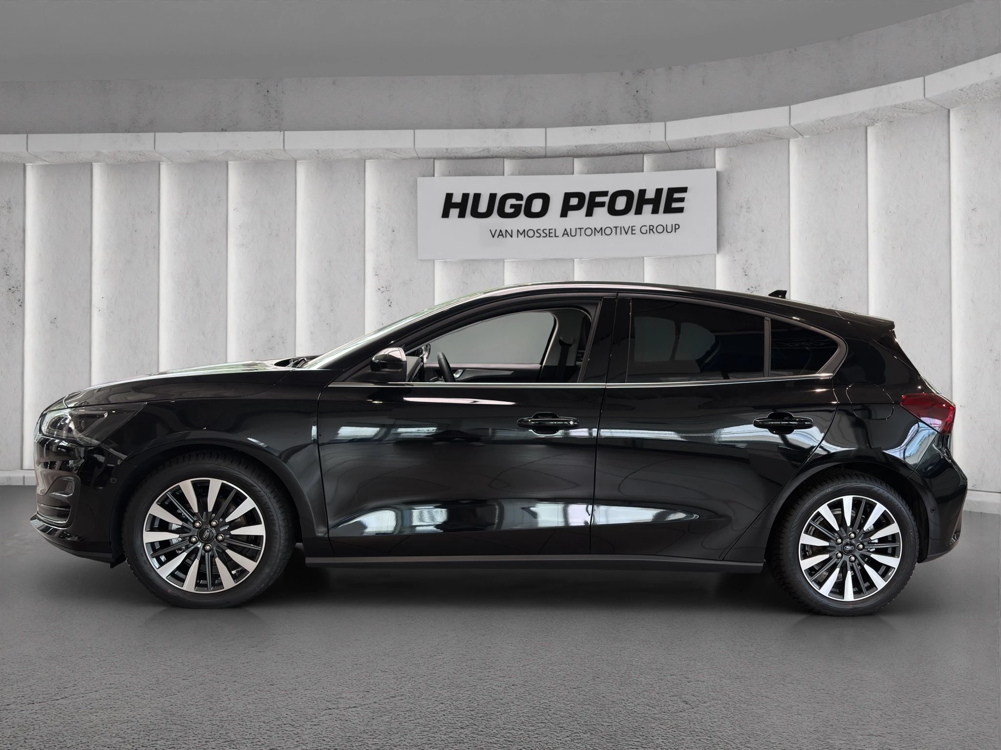 Ford Focus Titanium X Limousine Automatik & Panoramadach *HEZ Aktion*
