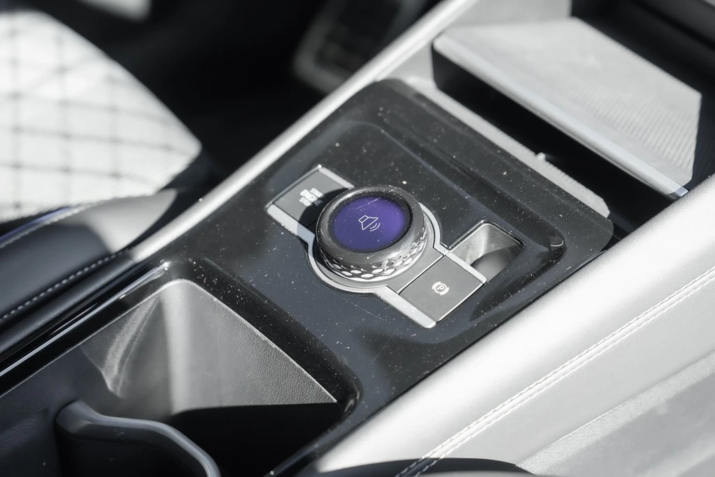 Volkswagen-Tiguan-image-8