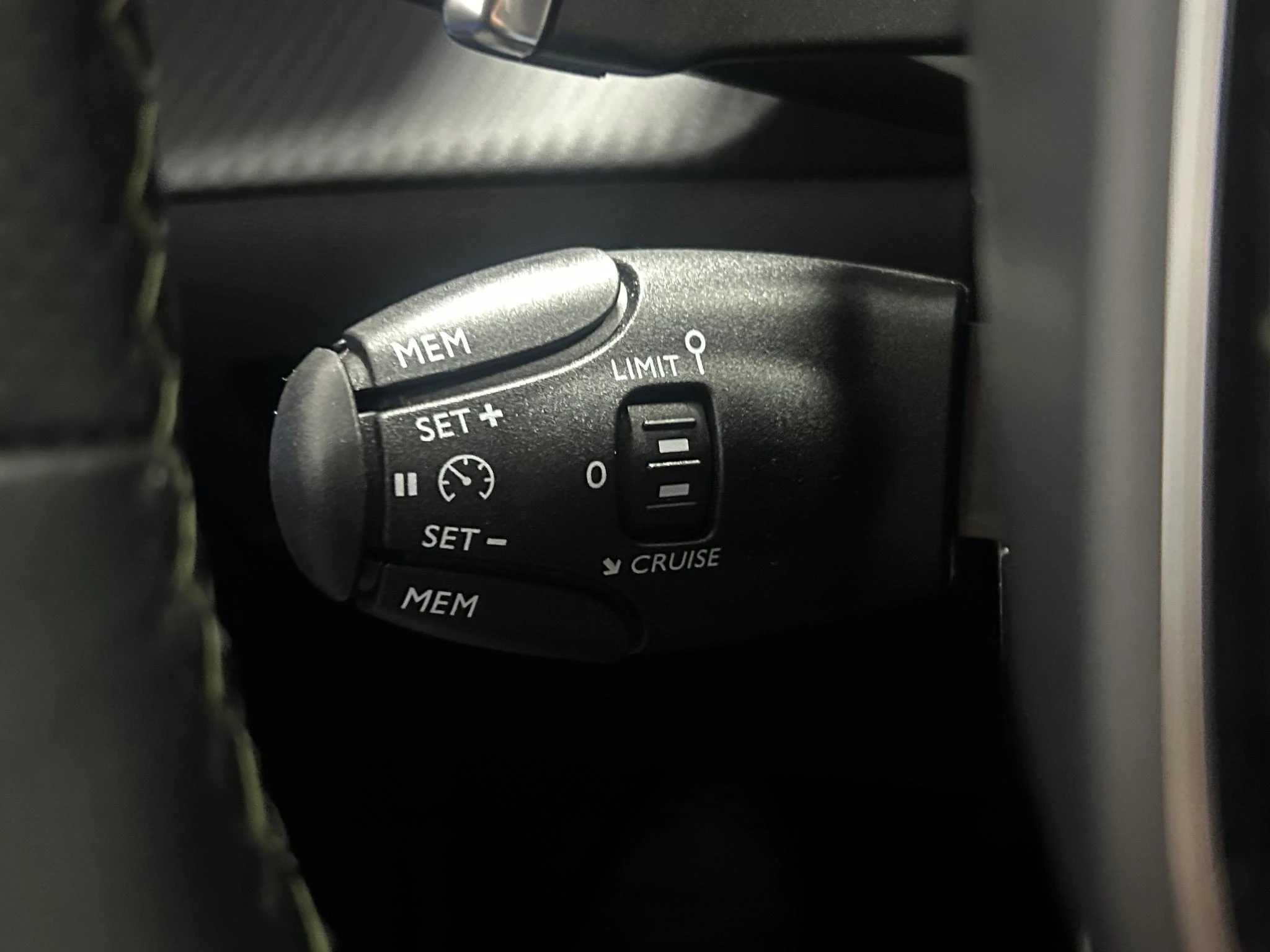Peugeot-208-image-13