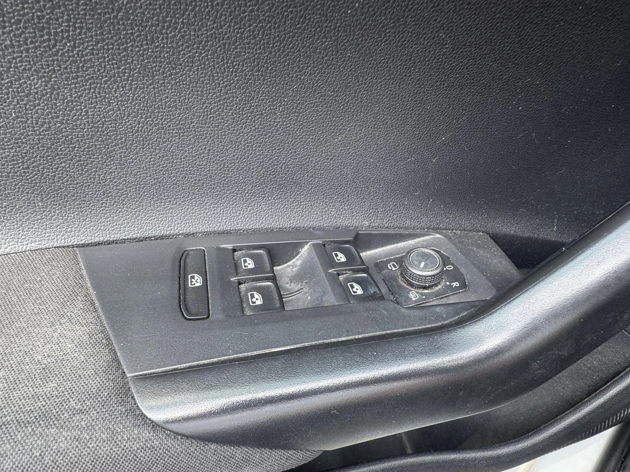 Volkswagen-Polo-image-19