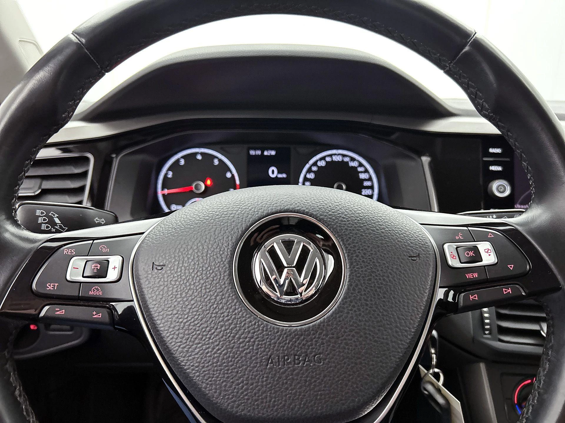 Volkswagen-Polo-image-30
