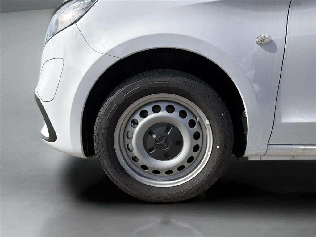 Mercedes-Benz-eVito-image-14
