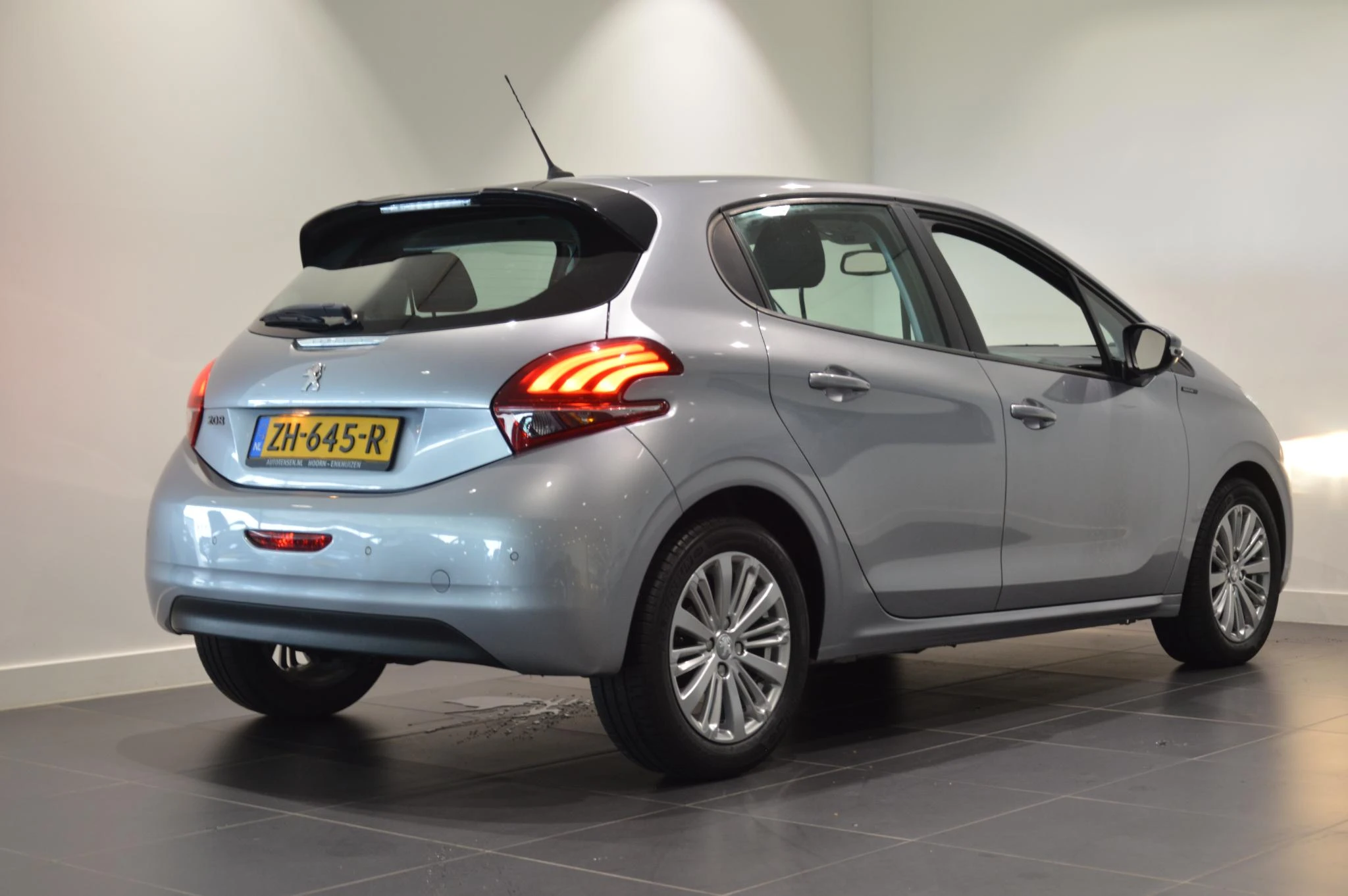 Peugeot 208 Signature