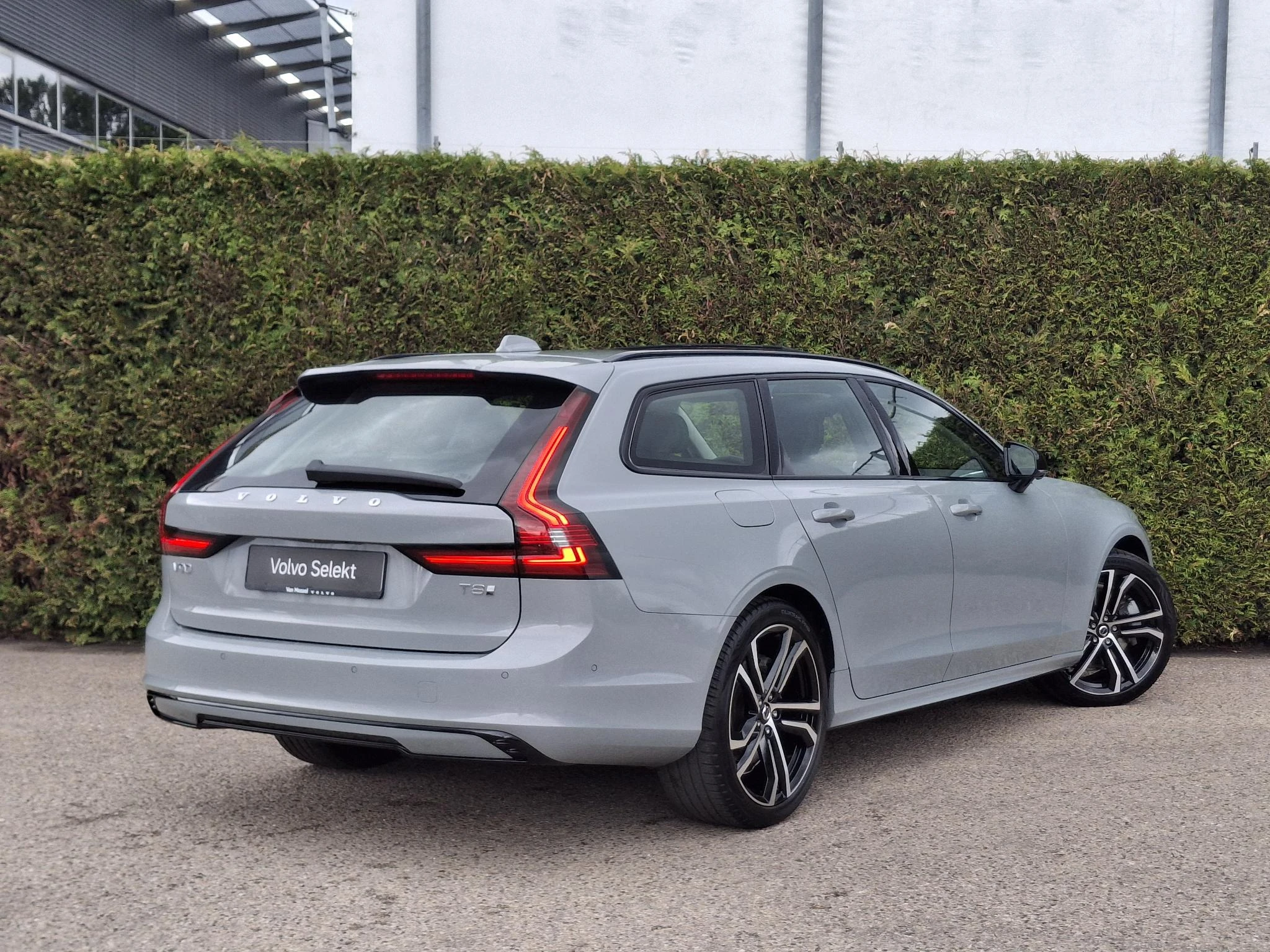 Volvo-V90-image-1
