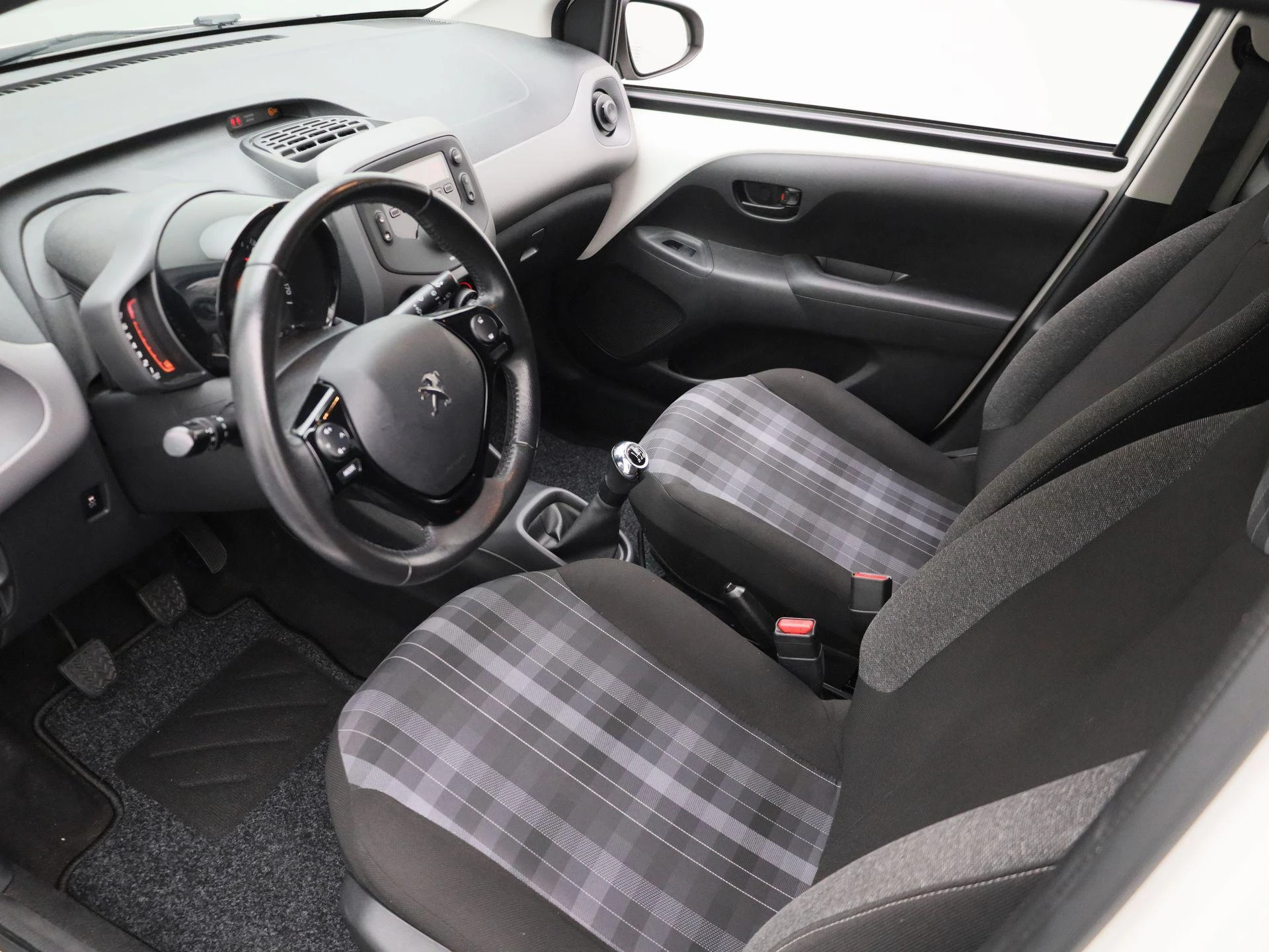 Peugeot-108-image-15