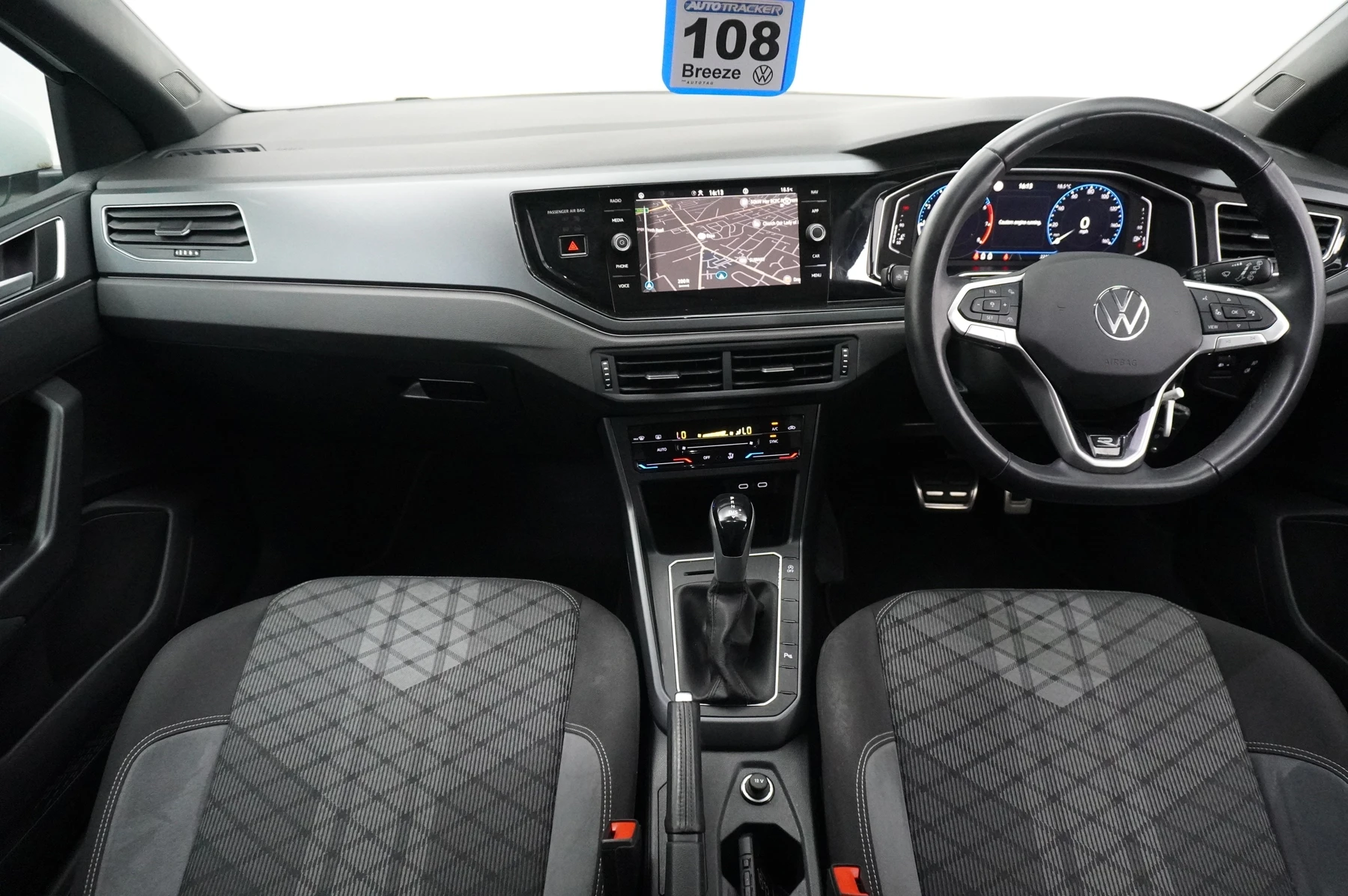 Volkswagen-Polo-image-8