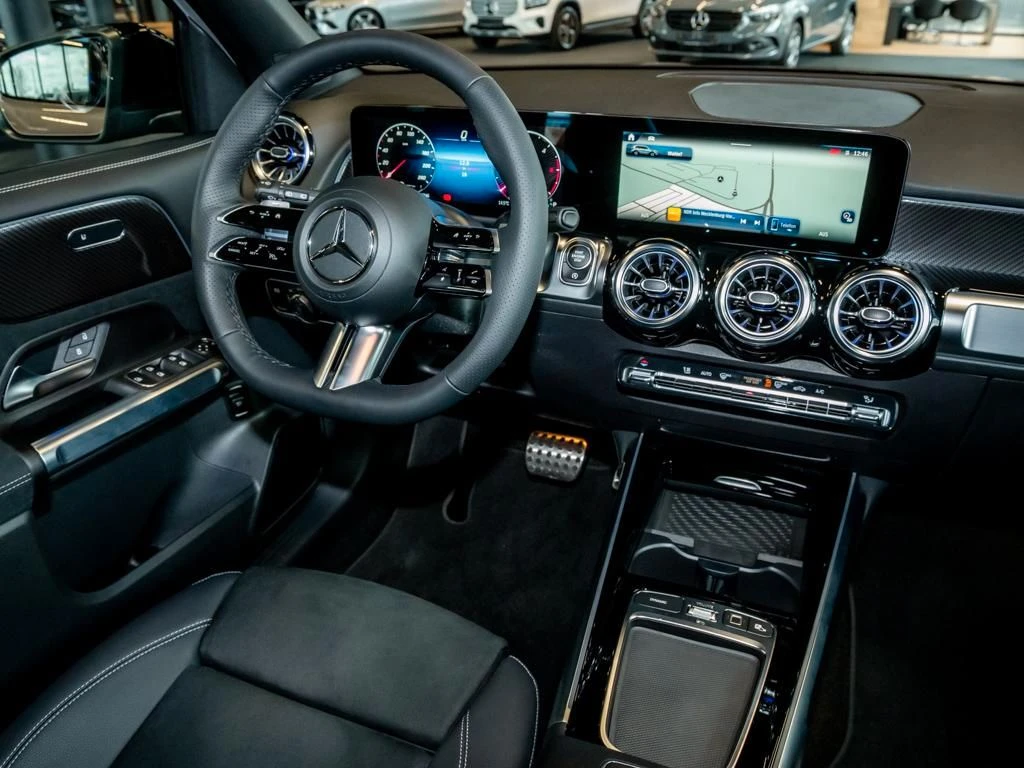 Mercedes-Benz-GLB 200 d-image-8