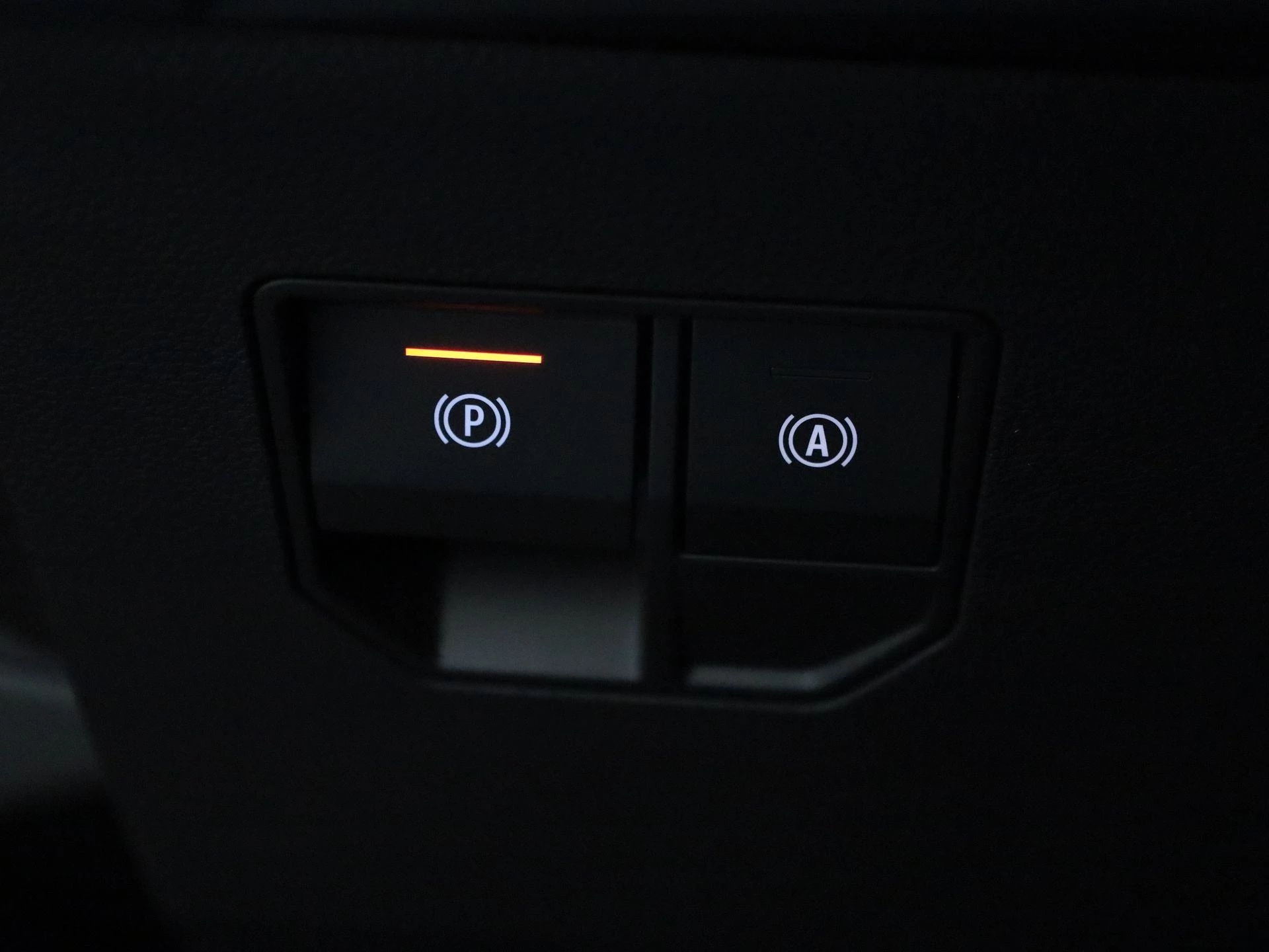 Renault-Megane E-Tech-image-27