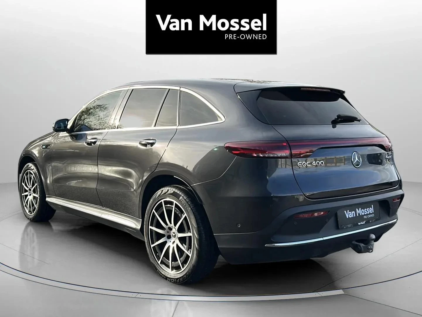 Mercedes-Benz-EQC-image-6