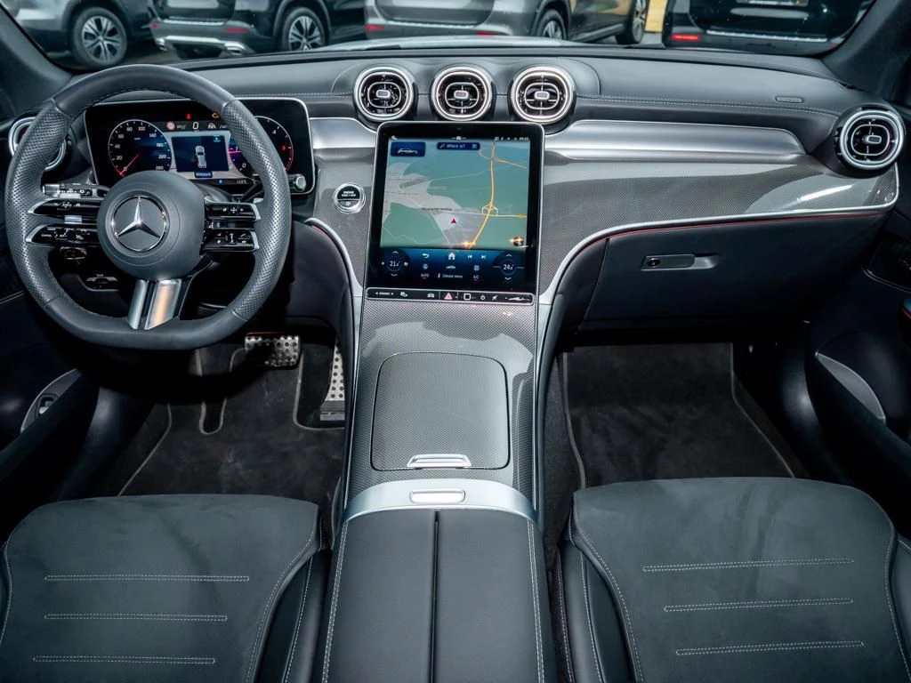 Mercedes-Benz-GLC 300 d-image-13