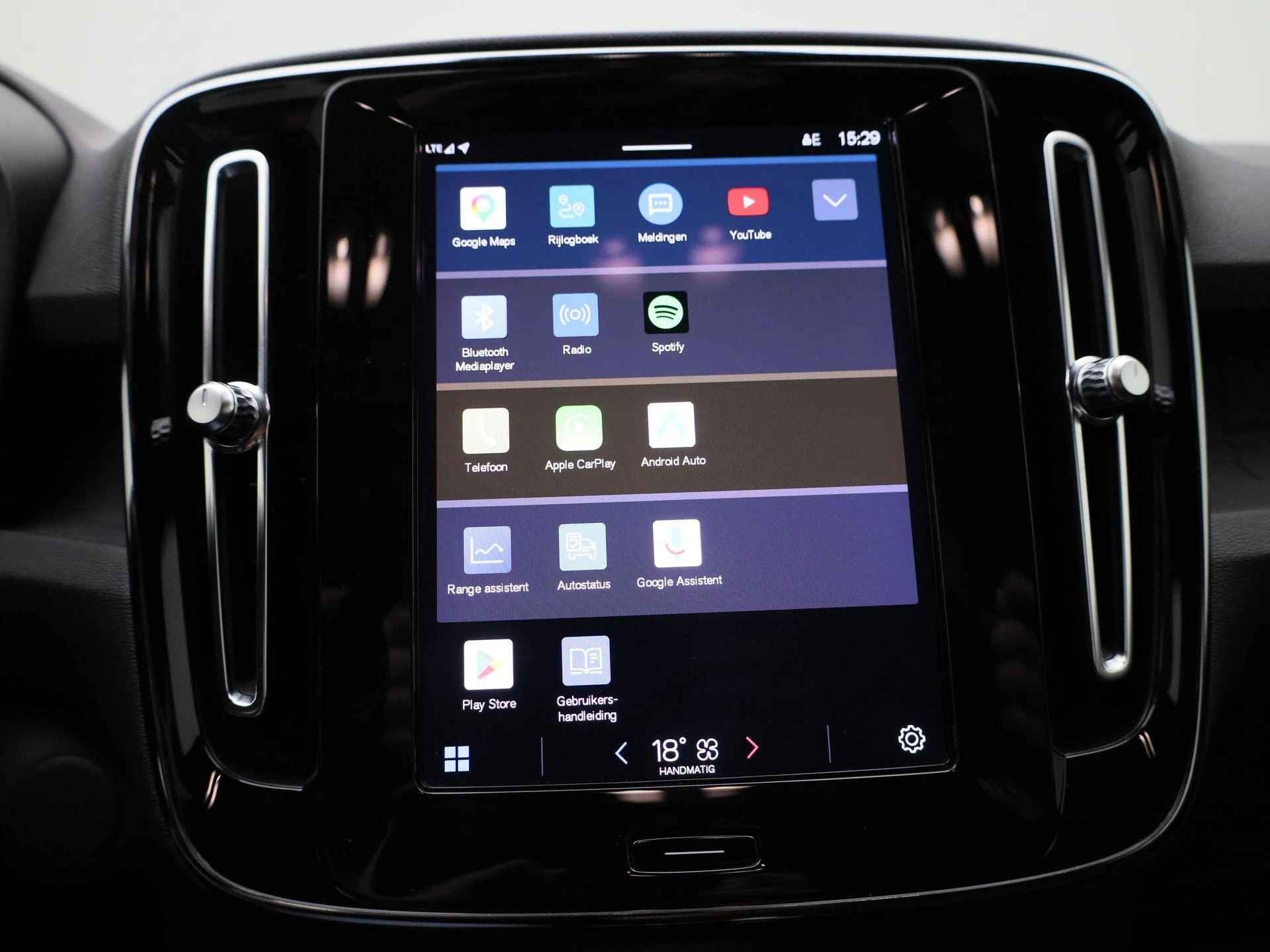 Volvo-XC40-image-18