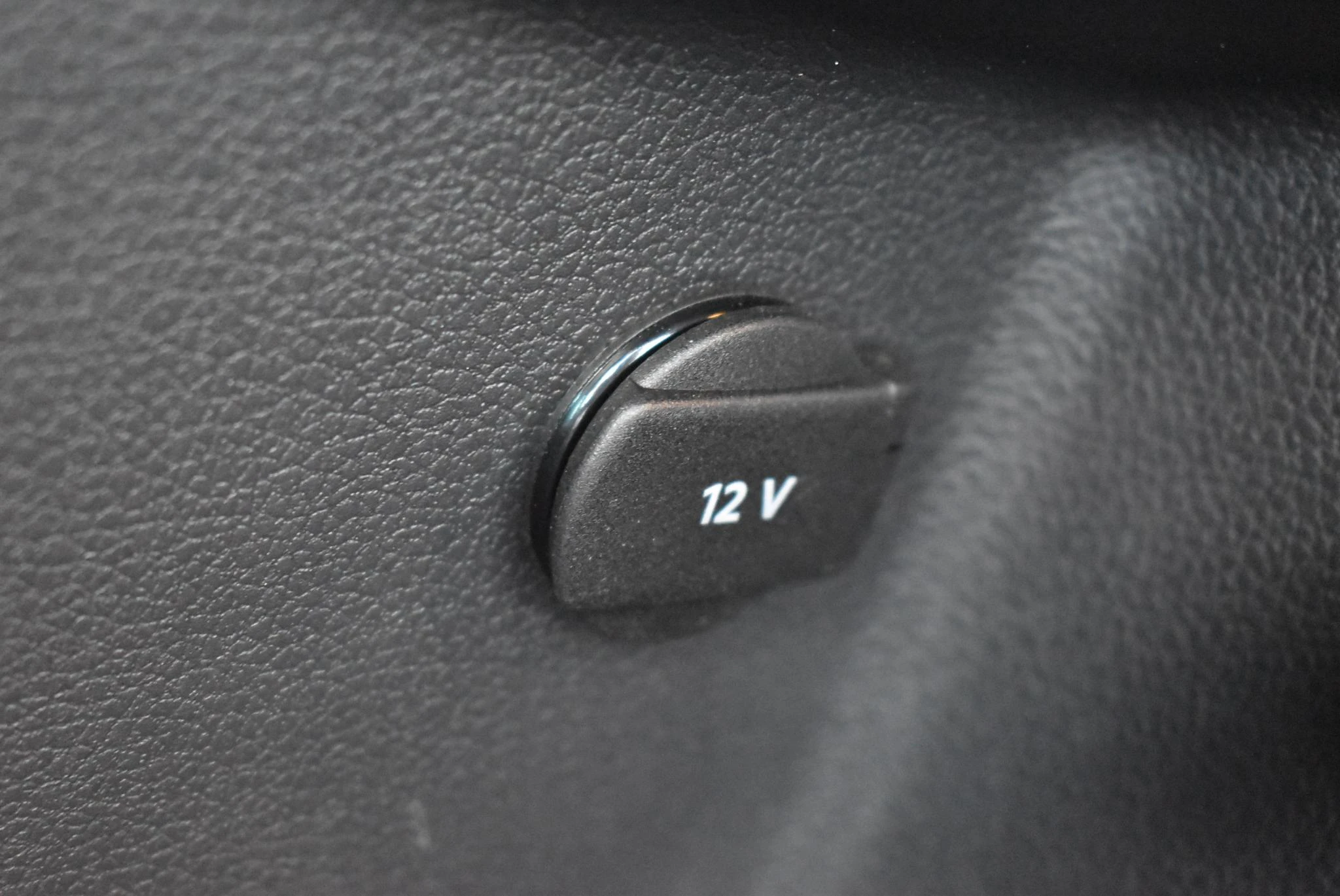Volkswagen-Golf Sportsvan-image-13