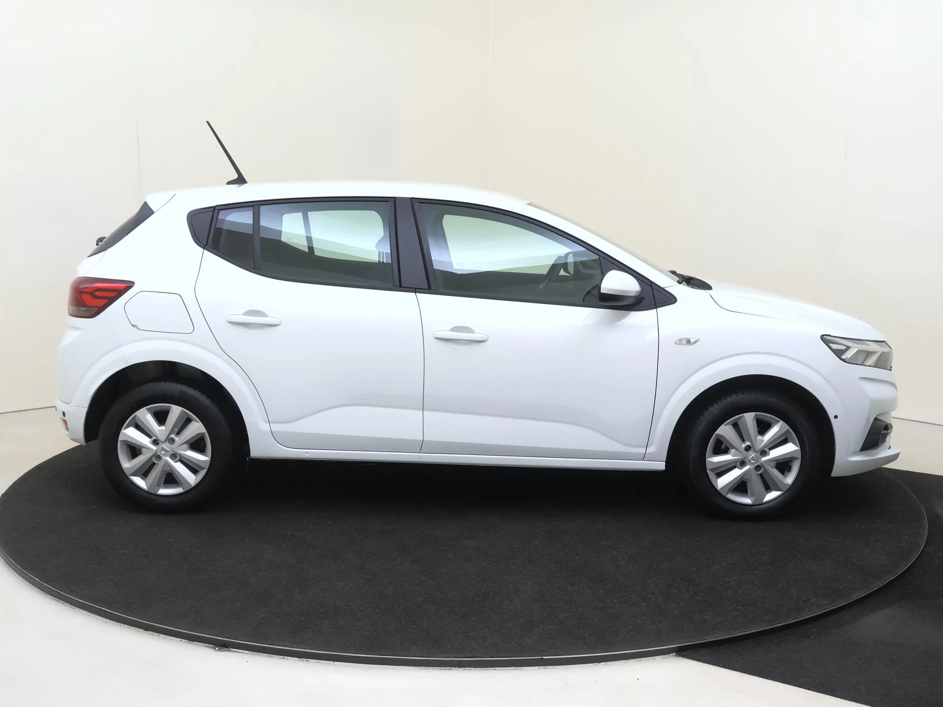 Dacia-Sandero-image-8