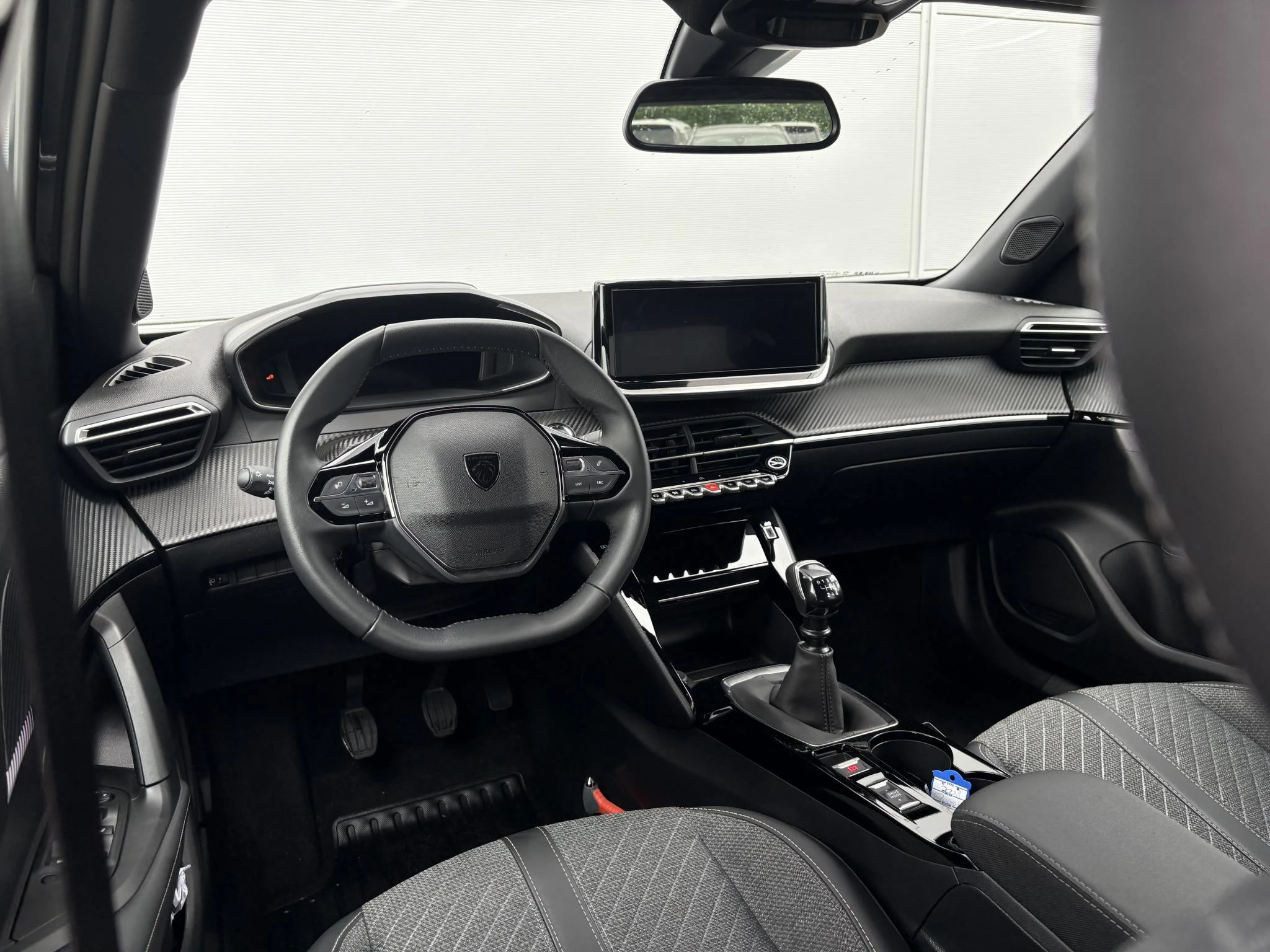 Peugeot-2008-image-10