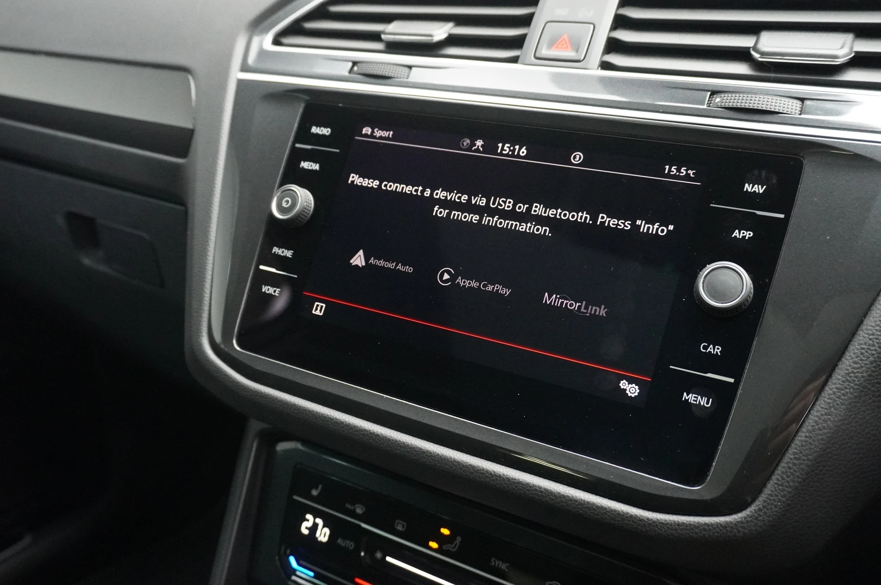 Volkswagen-Tiguan-image-28