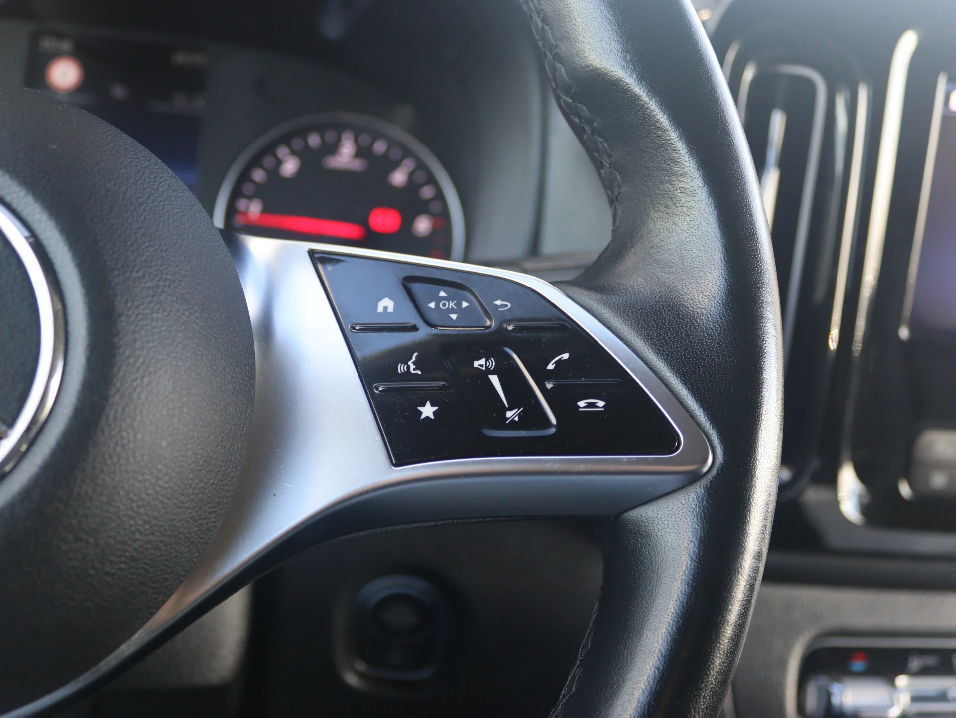 Mercedes-Benz-Vito-image-7