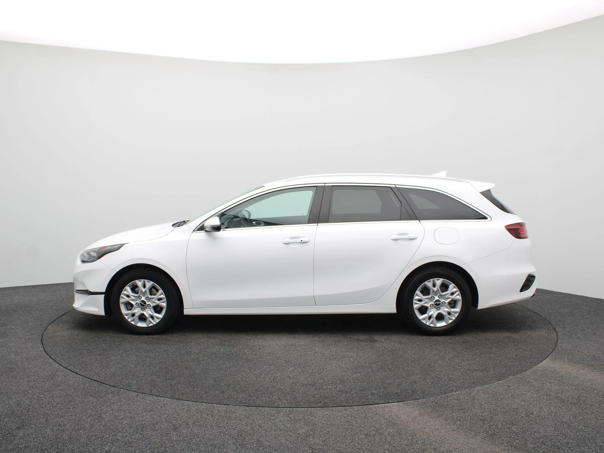 Kia-Ceed Sportswagon-image-45
