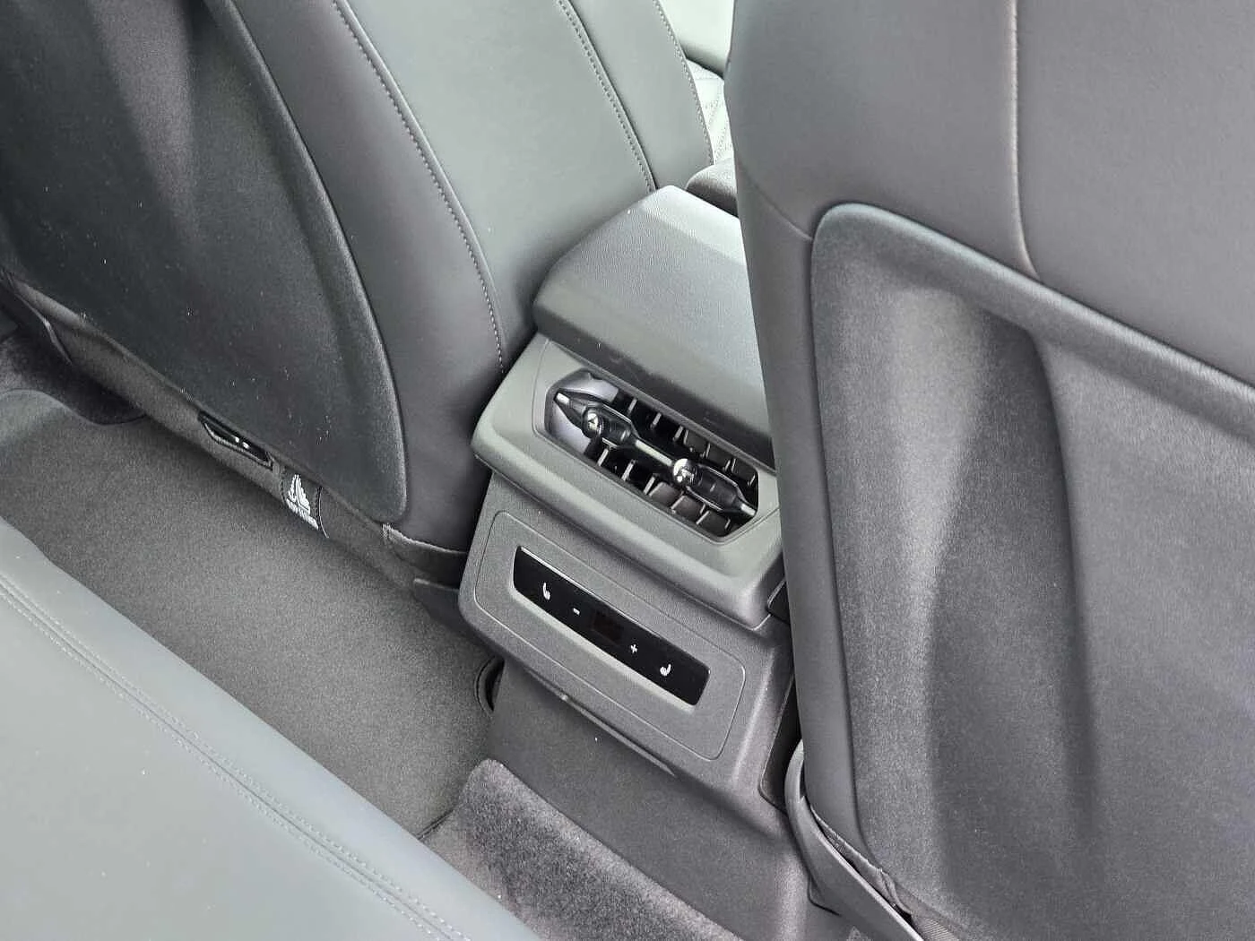 Audi-Q6 e-tron-image-17