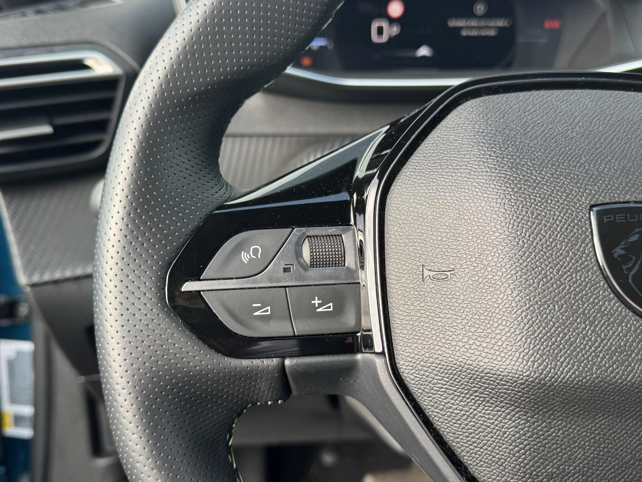 Peugeot-2008-image-12