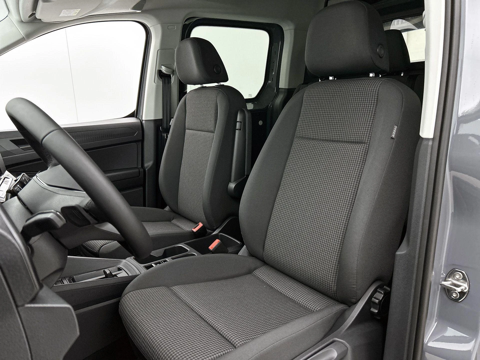 Volkswagen-Caddy-image-18