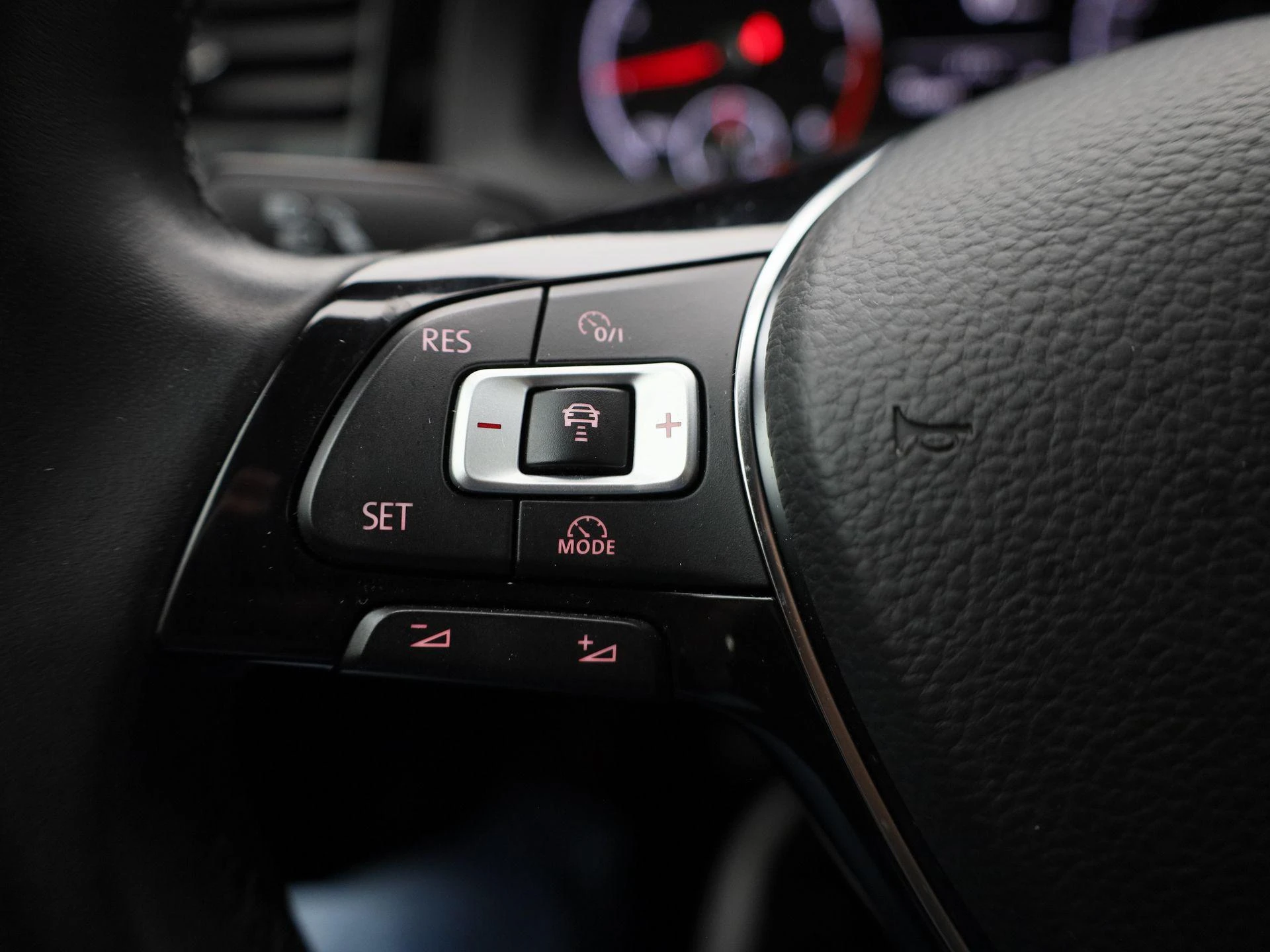 Volkswagen-Polo-image-17