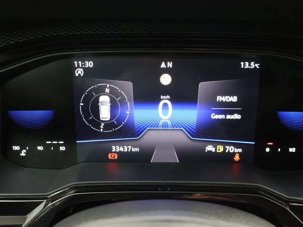 Volkswagen-Polo-image-19