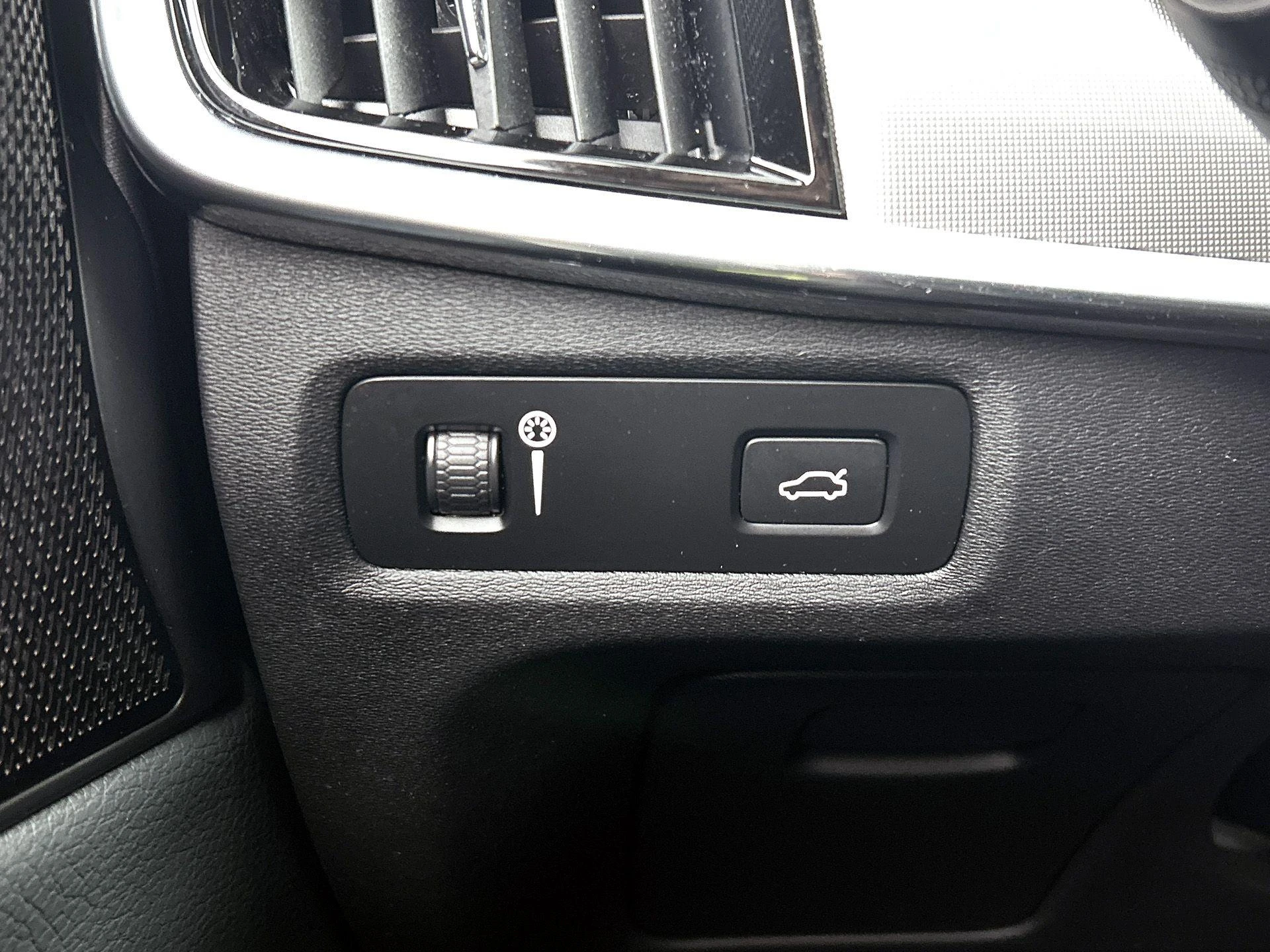 Volvo-V90-image-26