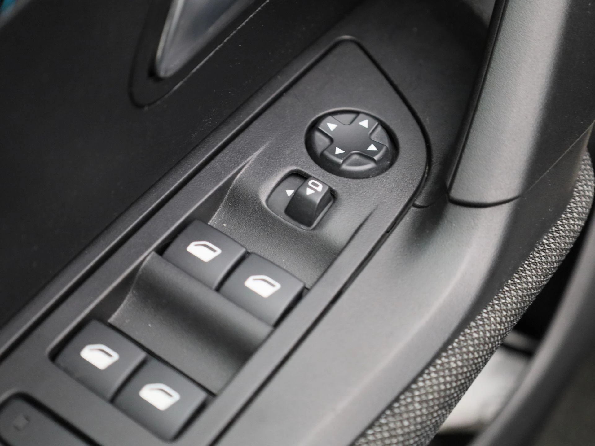 Peugeot-2008-image-27