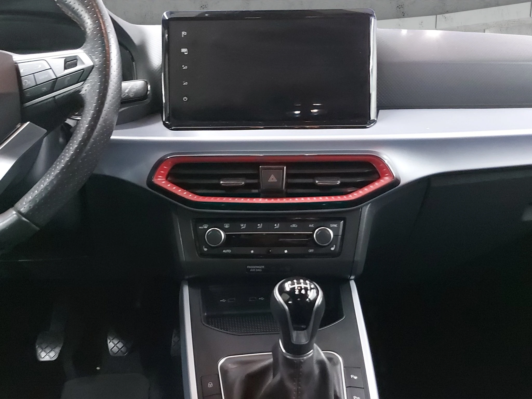 SEAT-Arona-image-14