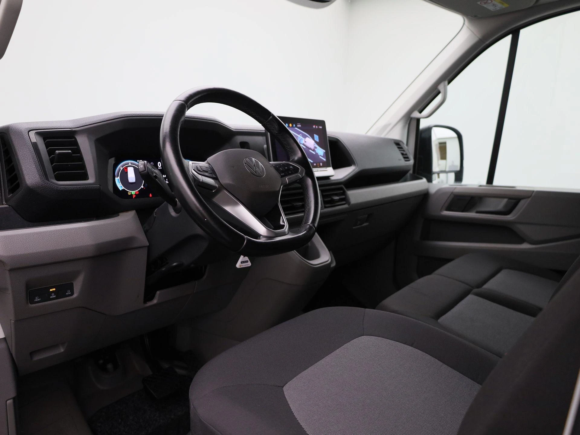 Volkswagen-Crafter-image-35