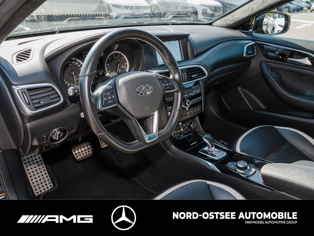 Infiniti Q30 2.0t SPORT AWD TEMPOMAT LED SHZ