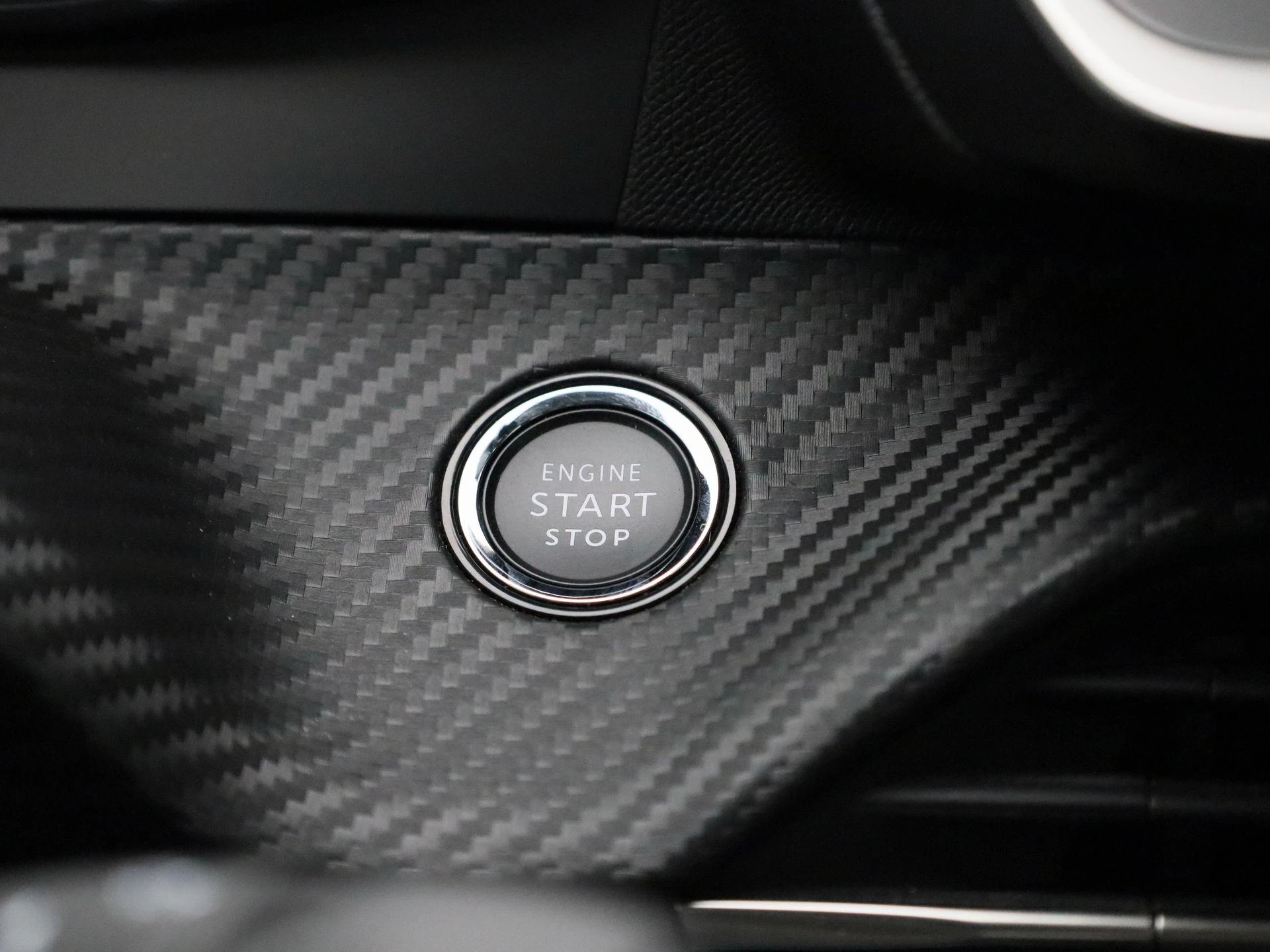Peugeot-e-208-image-18