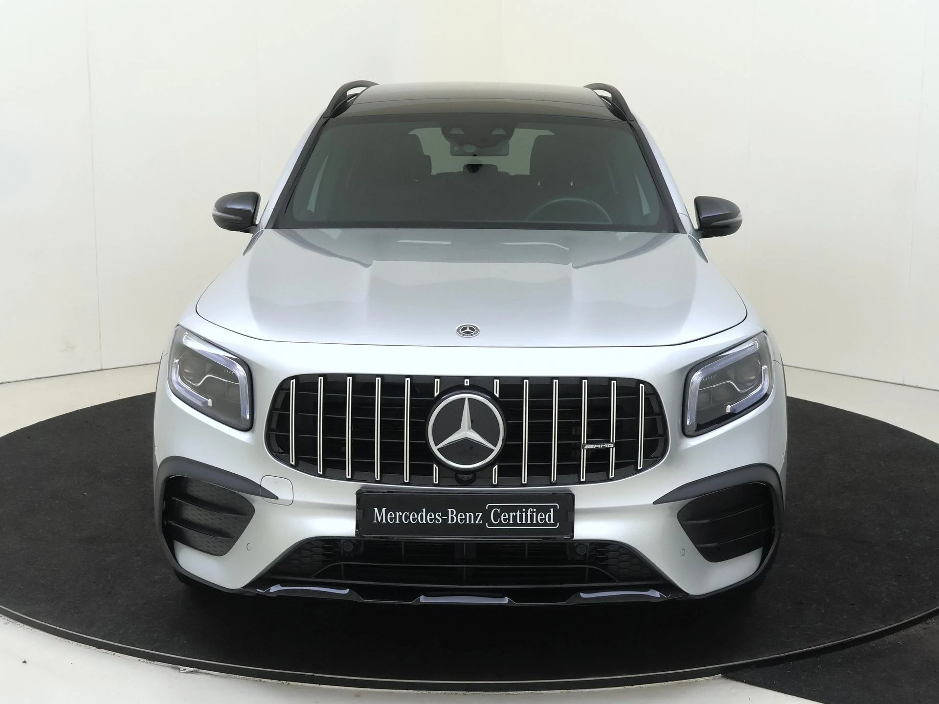 Mercedes-Benz-GLB-image-5