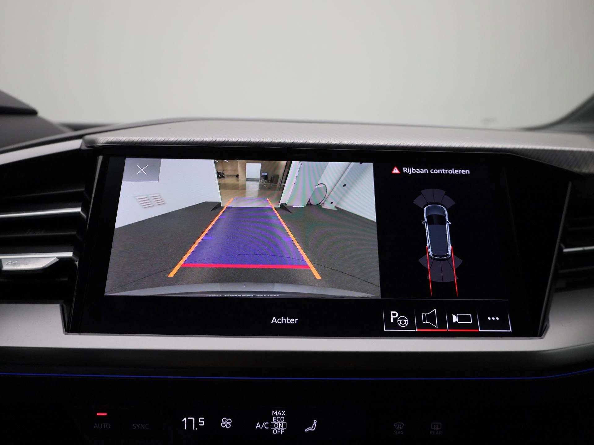 Audi-Q4 e-tron-image-28