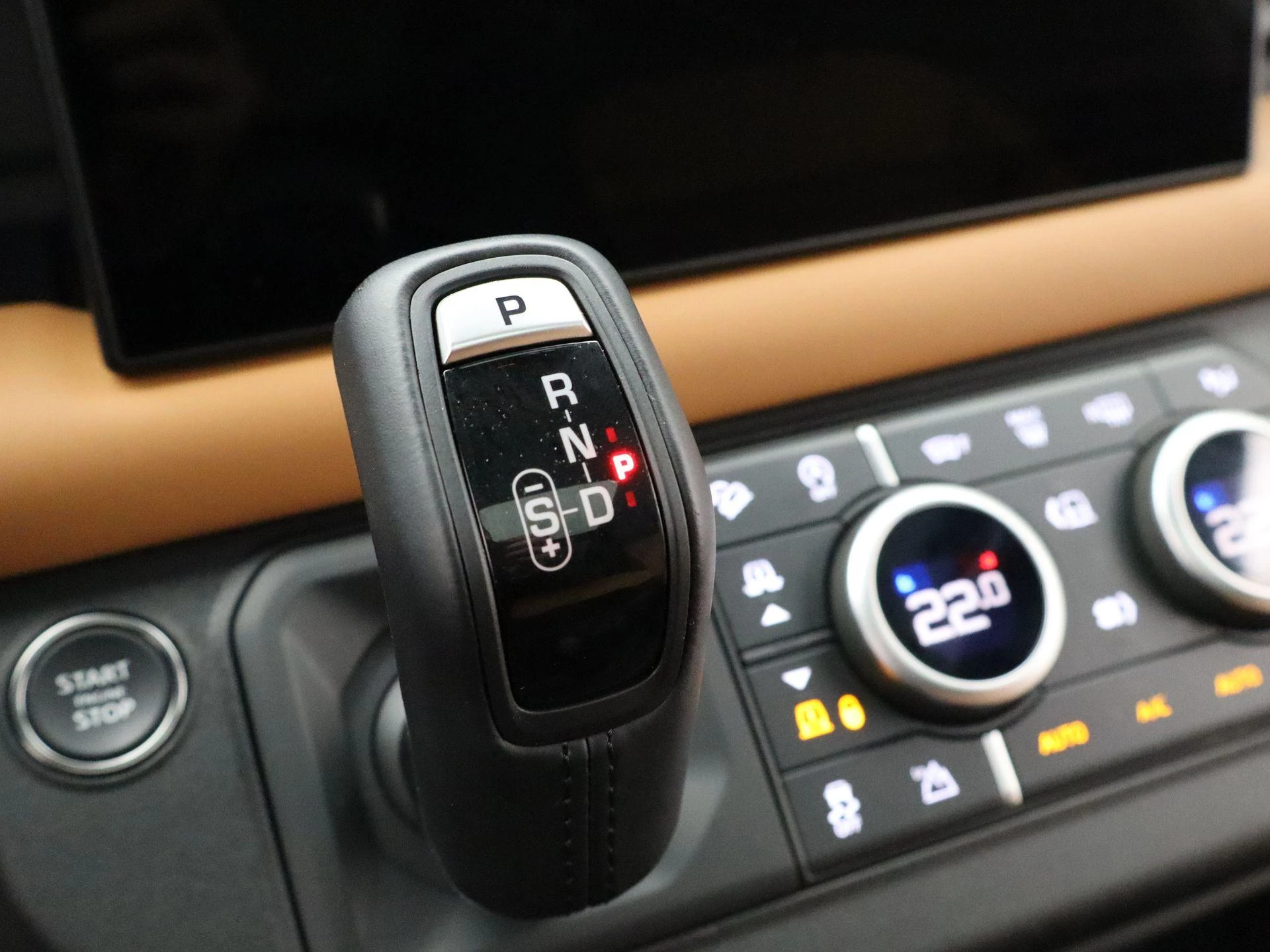 Land Rover-Defender-image-20